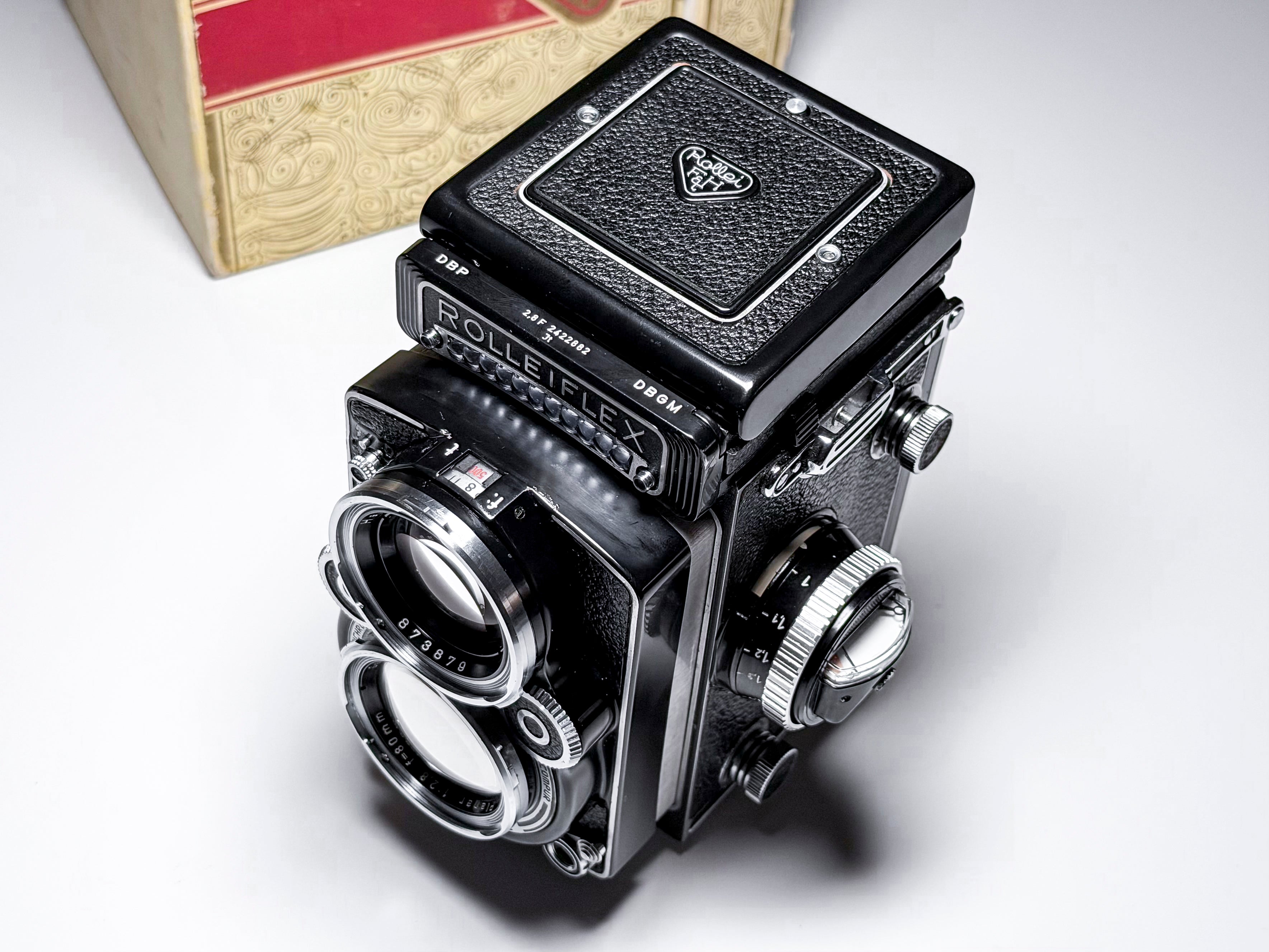 Rolleiflex 2.8F Medium Format TLR Planar, Excellent Film Tested with Accessories