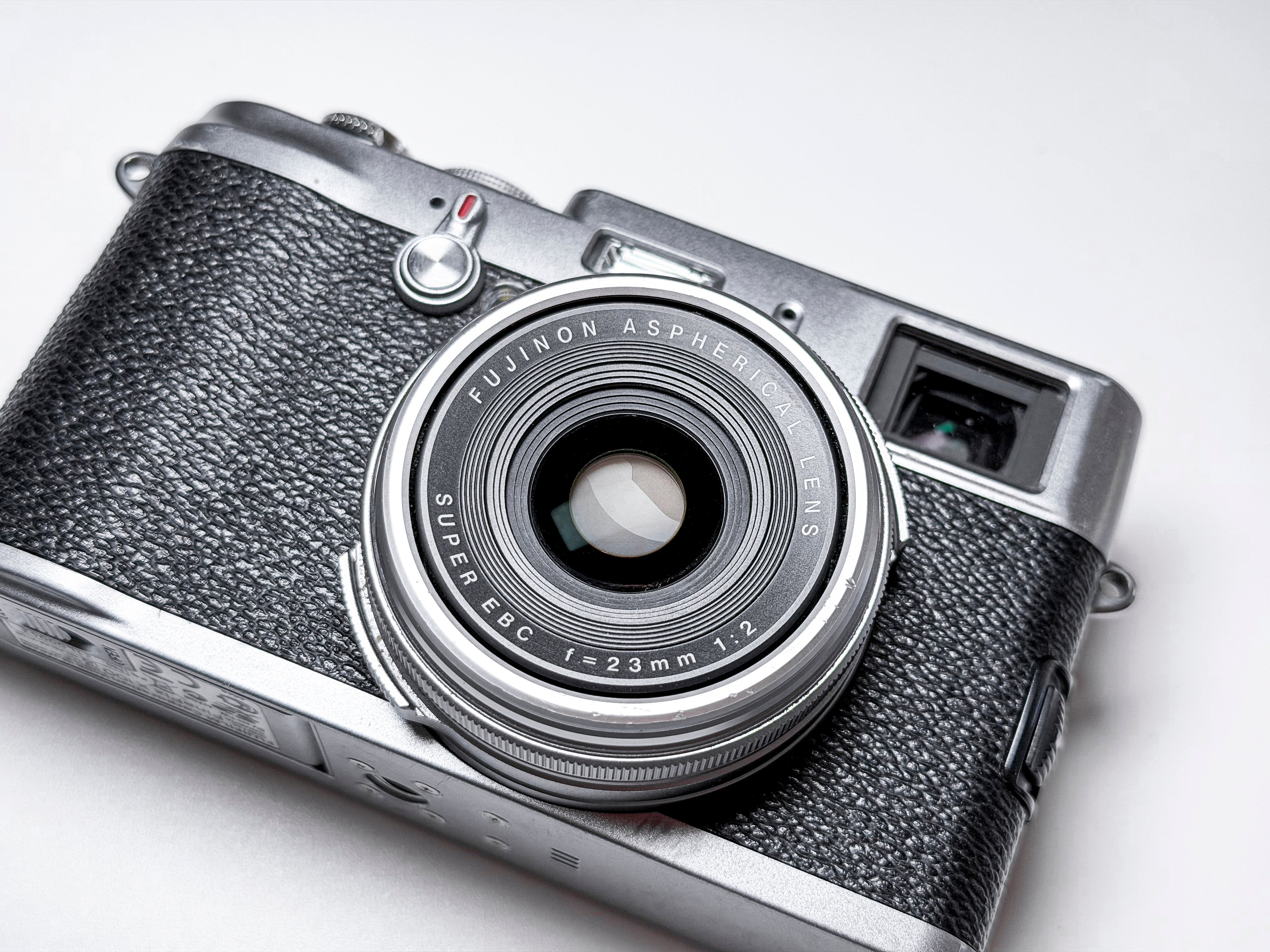 Fujifilm X100 APS-C Fuji 23mm f/2.0 - 1 Year Warranty, Perfectly Working