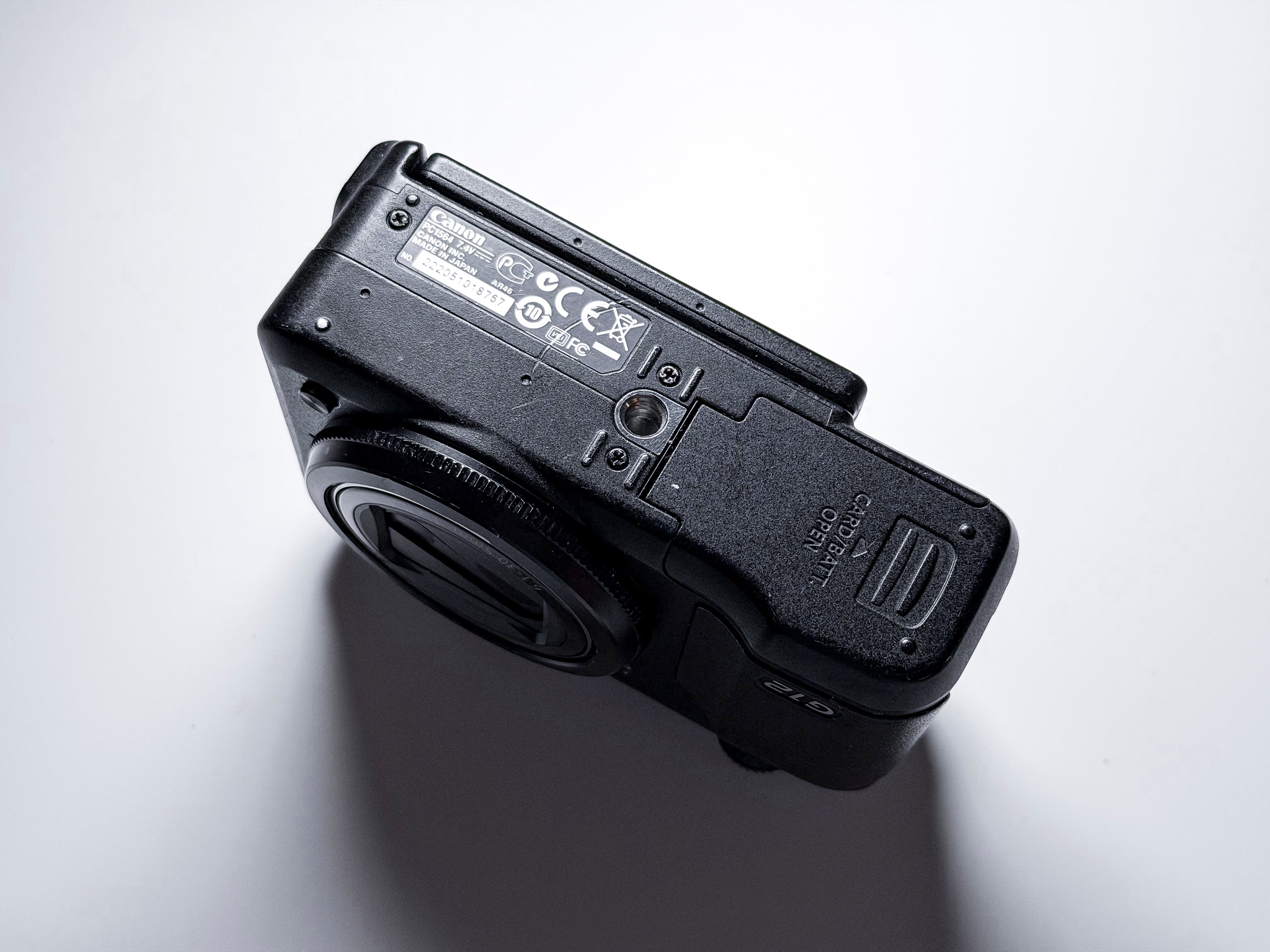 Canon G12 Powershot CCD + Waterproof Case - Excellent 1 Year Warranty