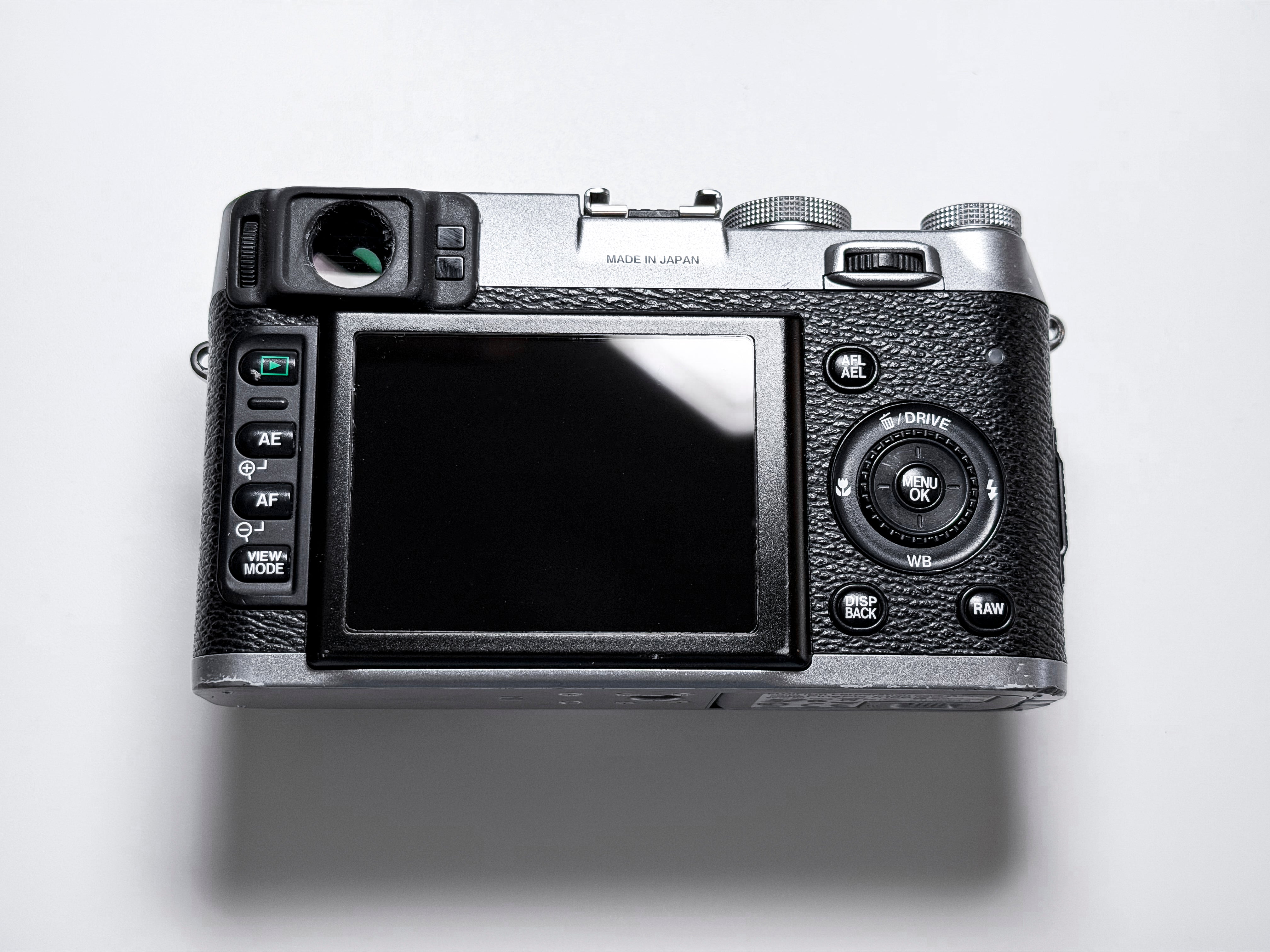 Fujifilm X100 APS-C Fuji 23mm f/2.0 - 1 Year Warranty, Perfectly Working