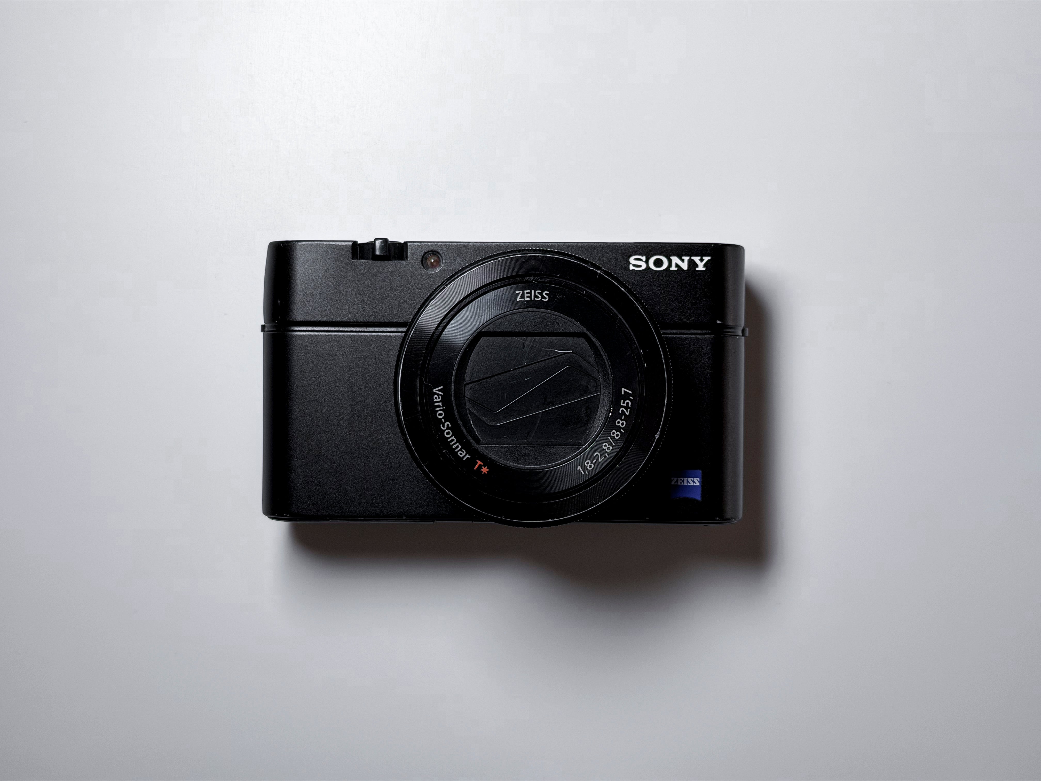 Sony RX100 III Mark 3 Cyber-shot 20,1 Mpx - Perfectly Working, Cracked glass