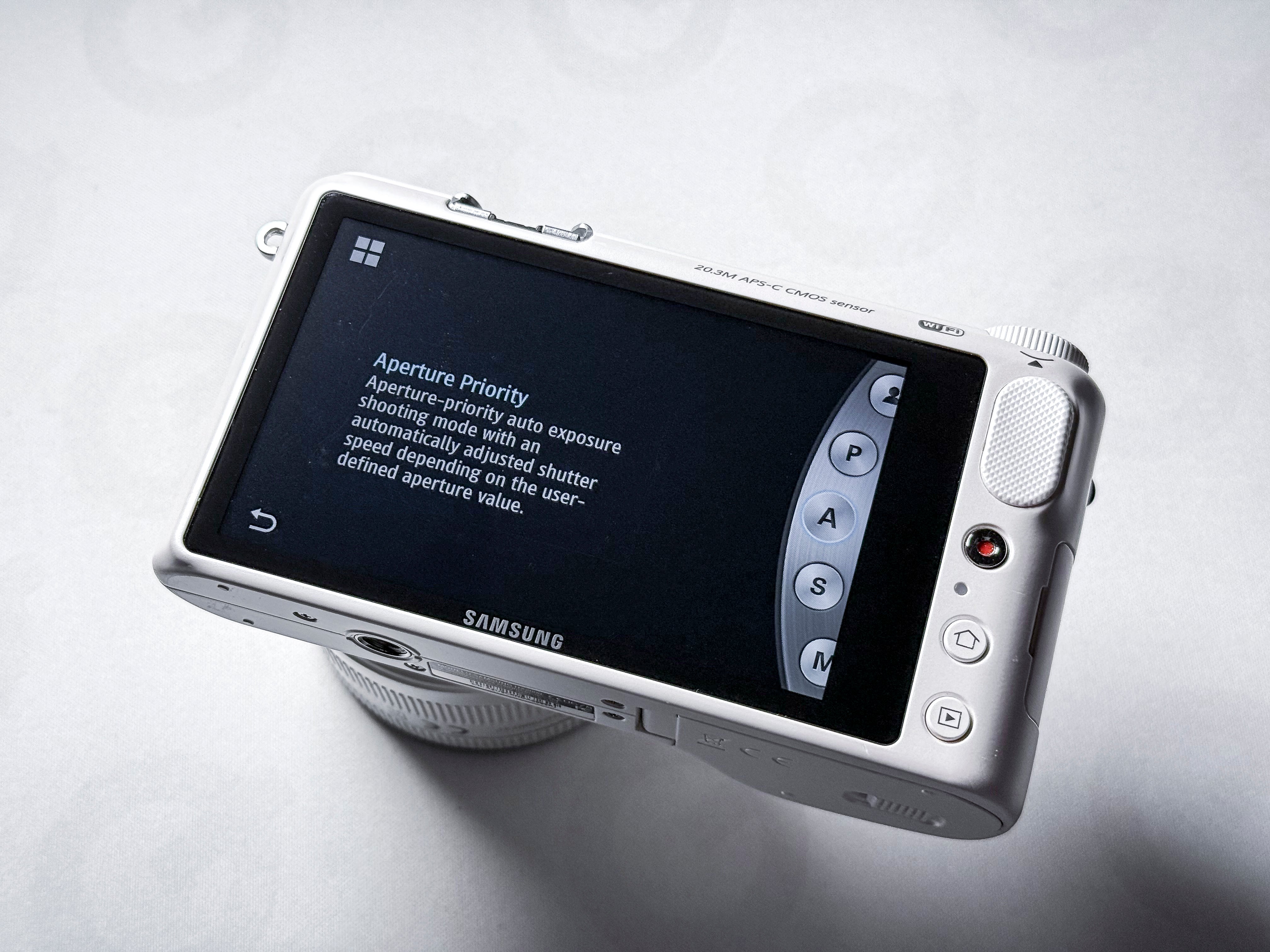 Samsung NX2000 Mirrorless + 20-50mm APS-C - Garanzia, Perfettamente Funzionante