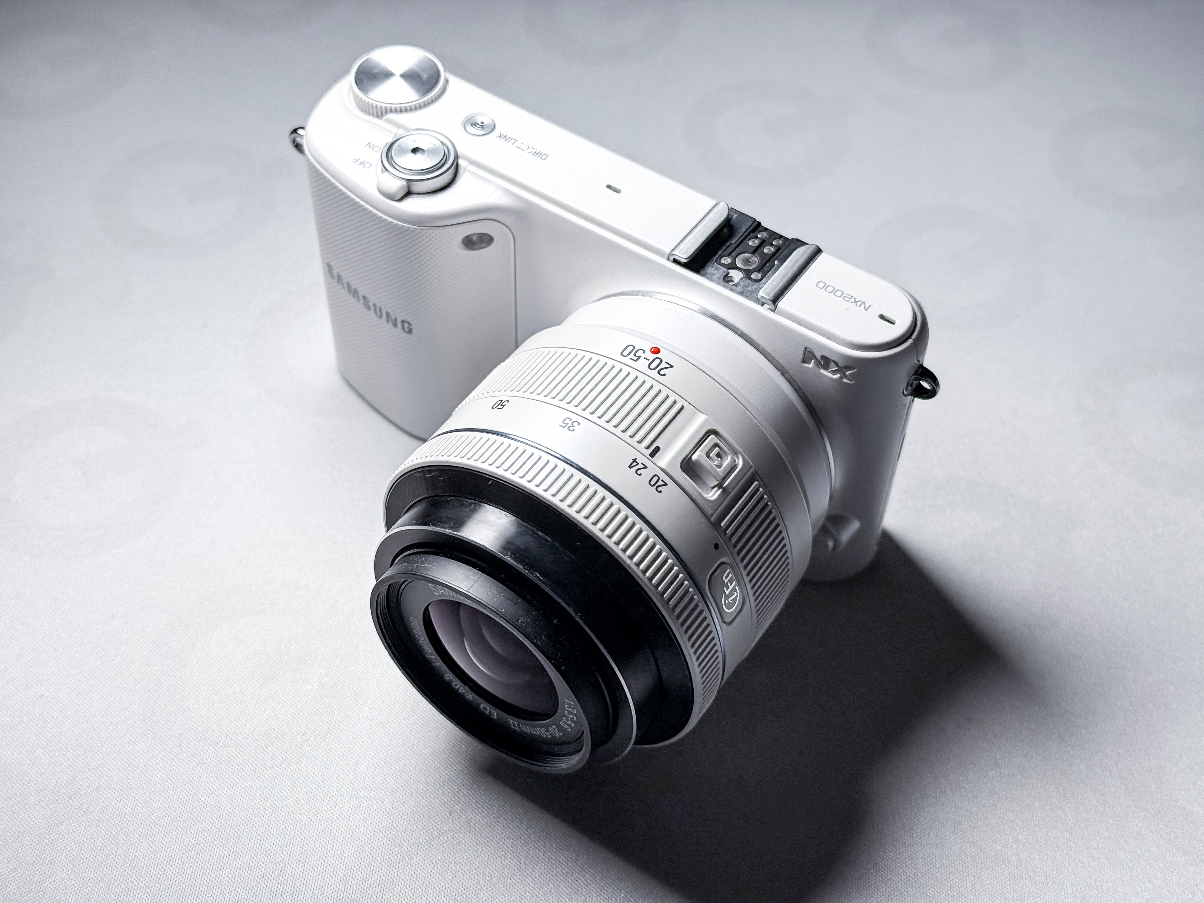 Samsung NX2000 Mirrorless + 20-50mm APS-C - Garanzia, Perfettamente Funzionante