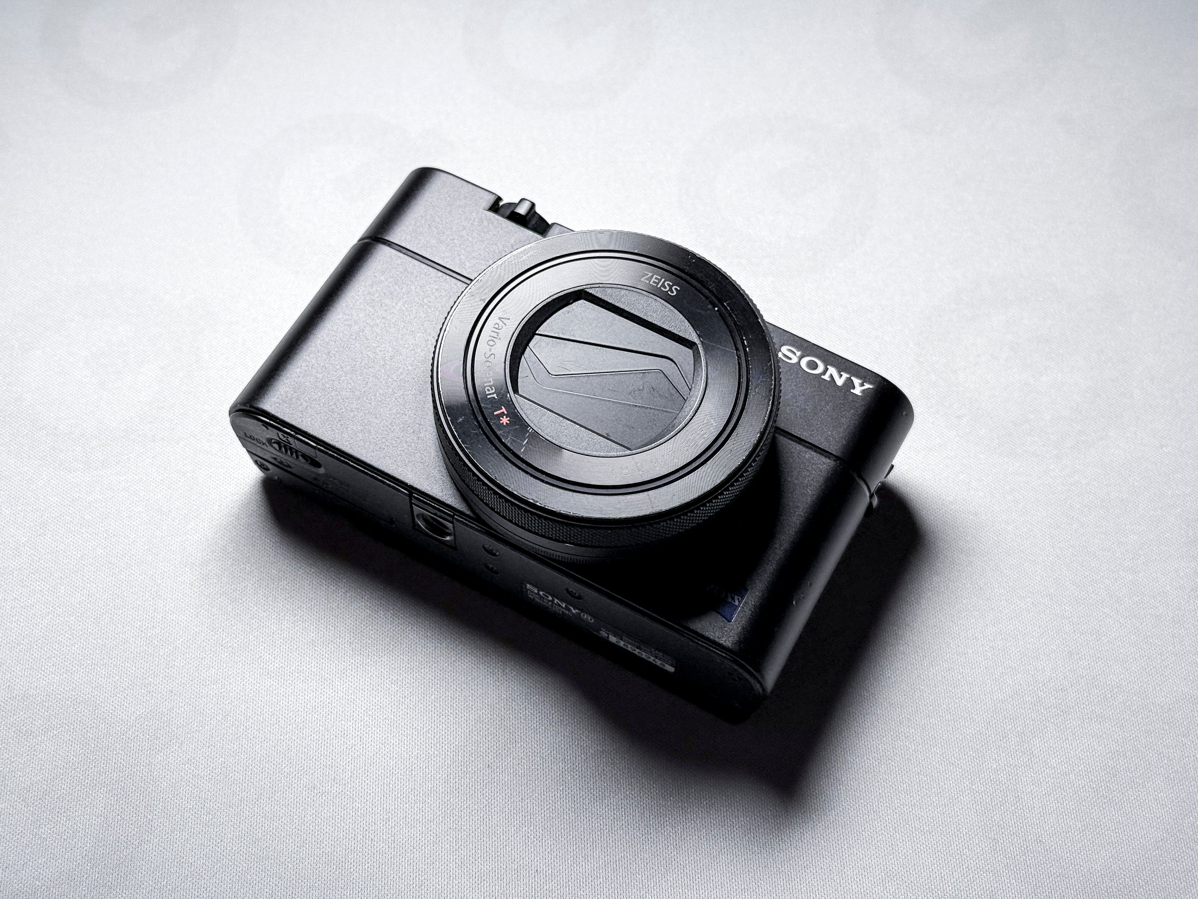Sony RX100 V (Mark 5) Digital Camera - Near Mint, with Warranty DSC-RX100