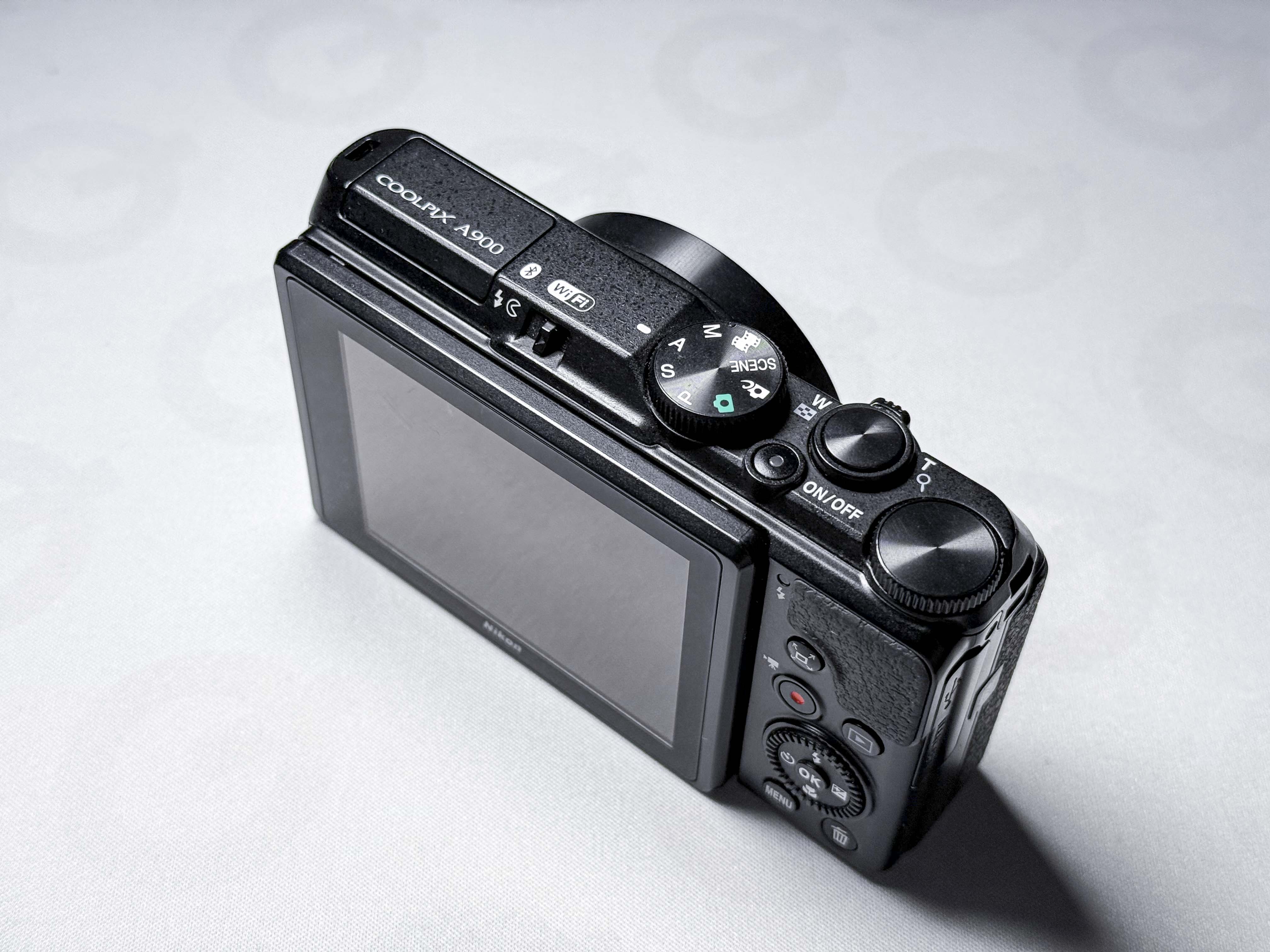 Nikon Coolpix A900 Fotocamera compatta con zoom 35x - Garanzia, perfettamente funzionante