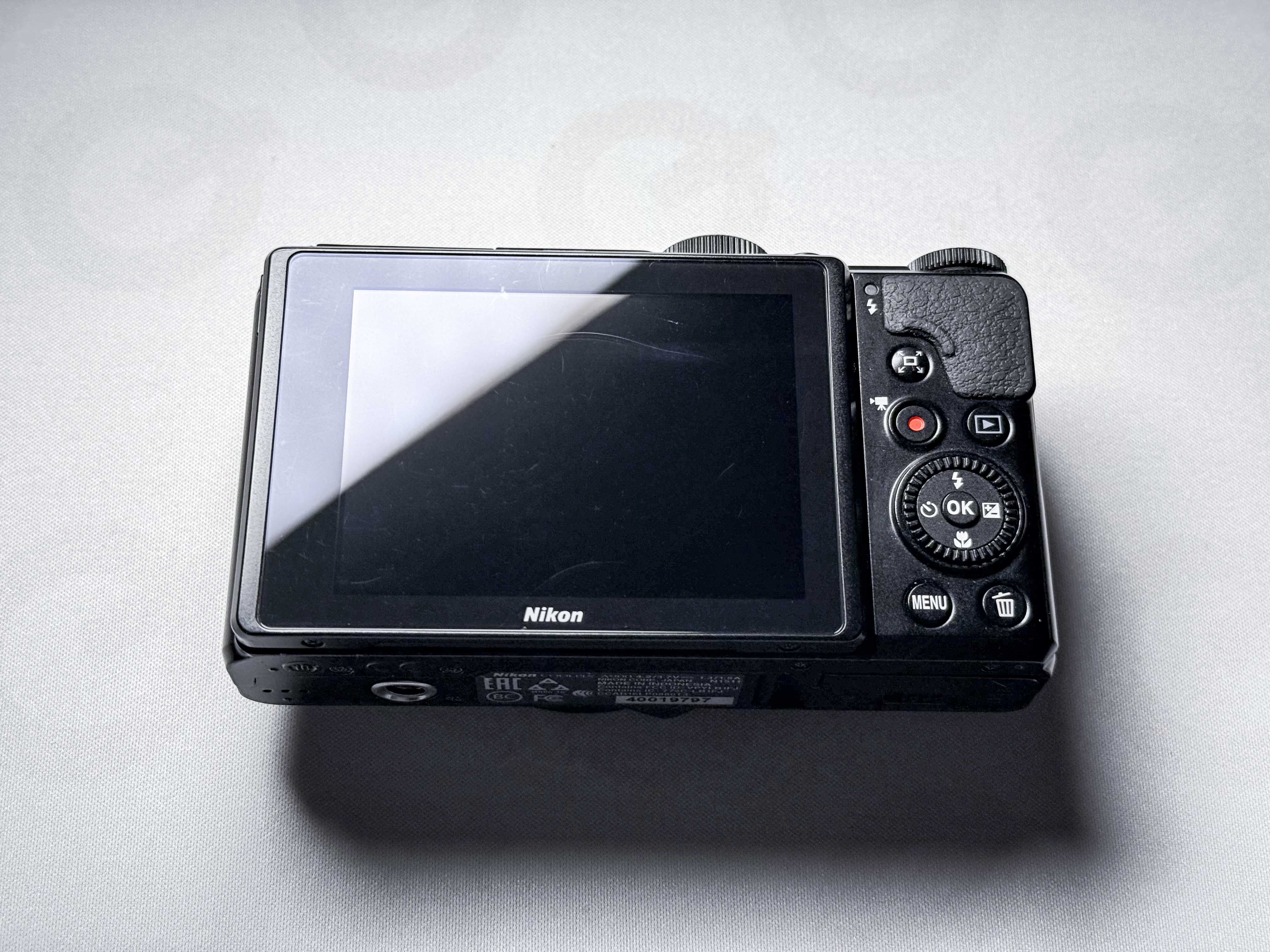 Nikon Coolpix A900 Fotocamera compatta con zoom 35x - Garanzia, perfettamente funzionante