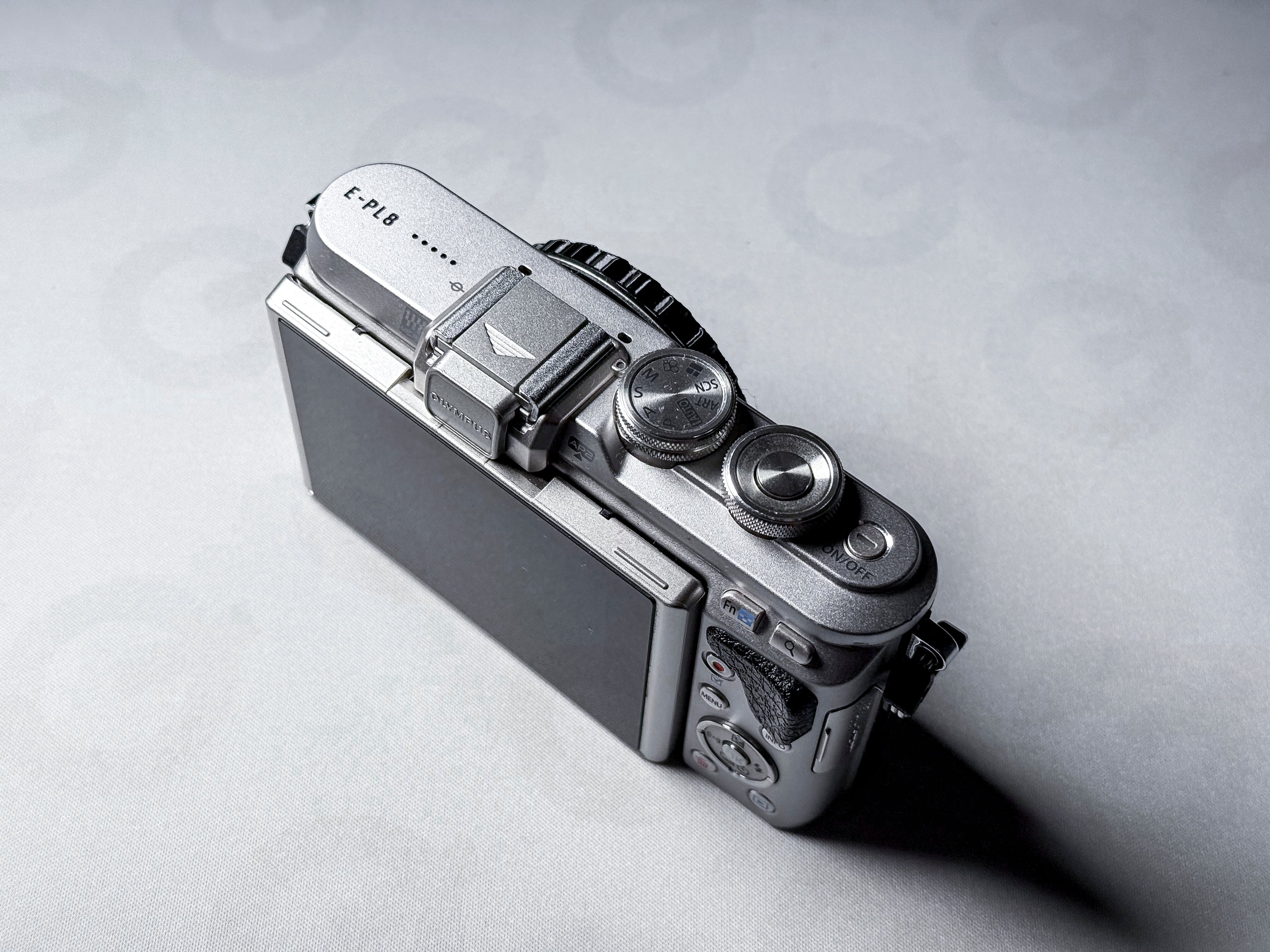 Olympus Pen E-PL8 Mirrorless M43 MFT Camera - 1 Year Warranty, Excellent EPL8