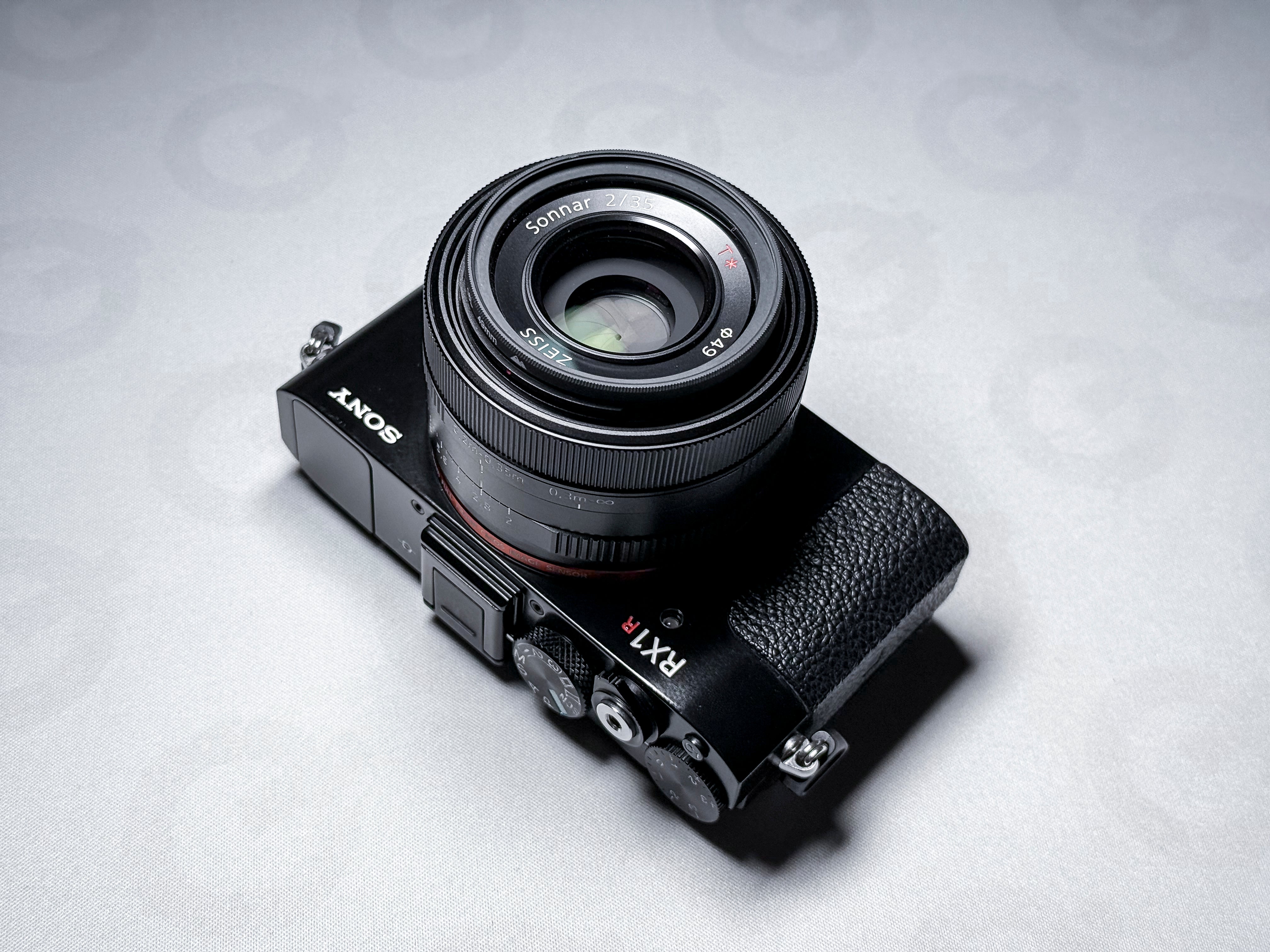 Sony RX1r II Full Frame Compact Camera Zeiss Lens - Excellent, Perfectly Working