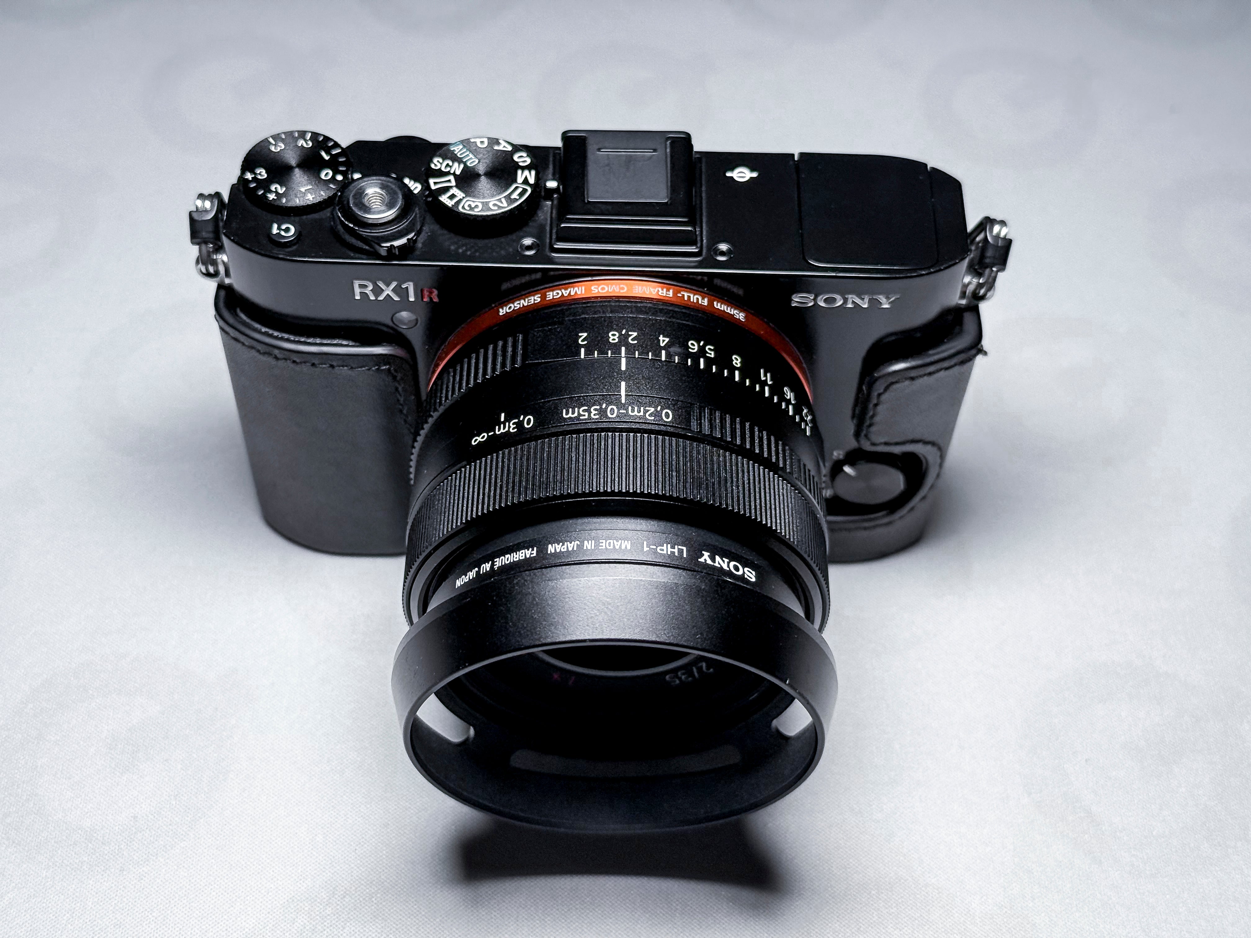 Sony RX1r II Full Frame Compact Camera Zeiss Lens - Excellent, Perfectly Working