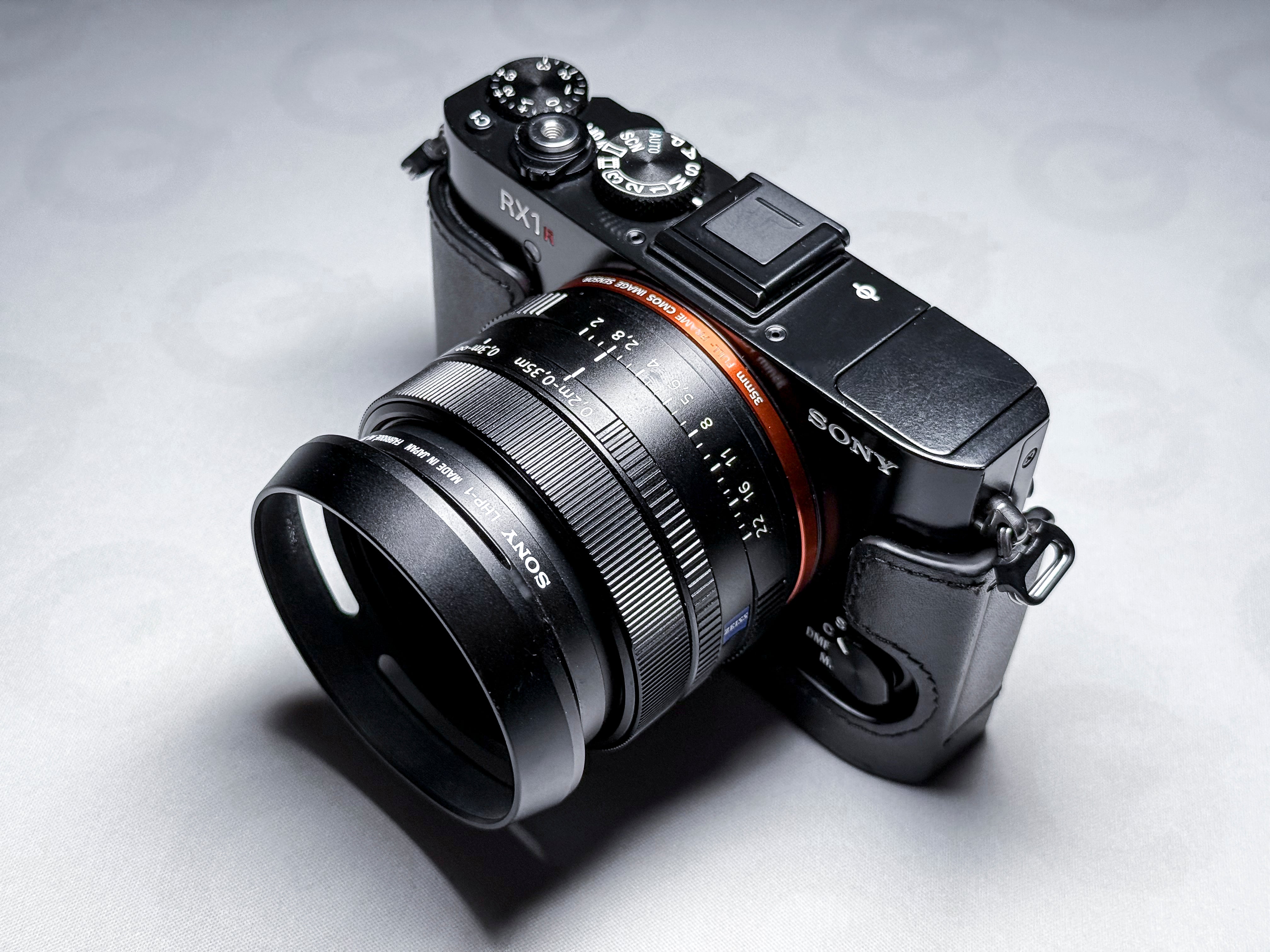 Sony RX1r II Full Frame Compact Camera Zeiss Lens - Excellent, Perfectly Working