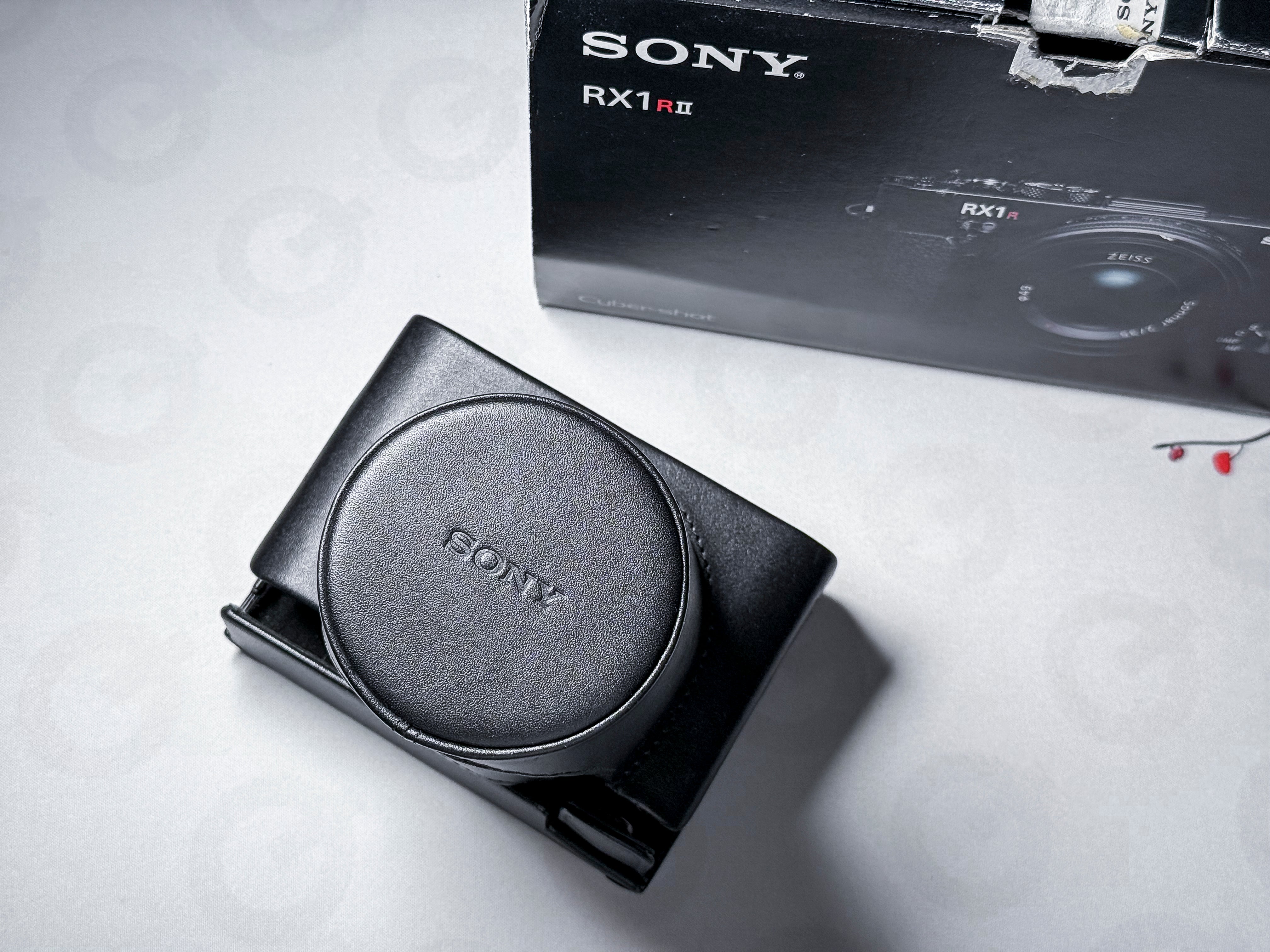 Sony RX1r II Full Frame Compact Camera Zeiss Lens - Excellent, Perfectly Working