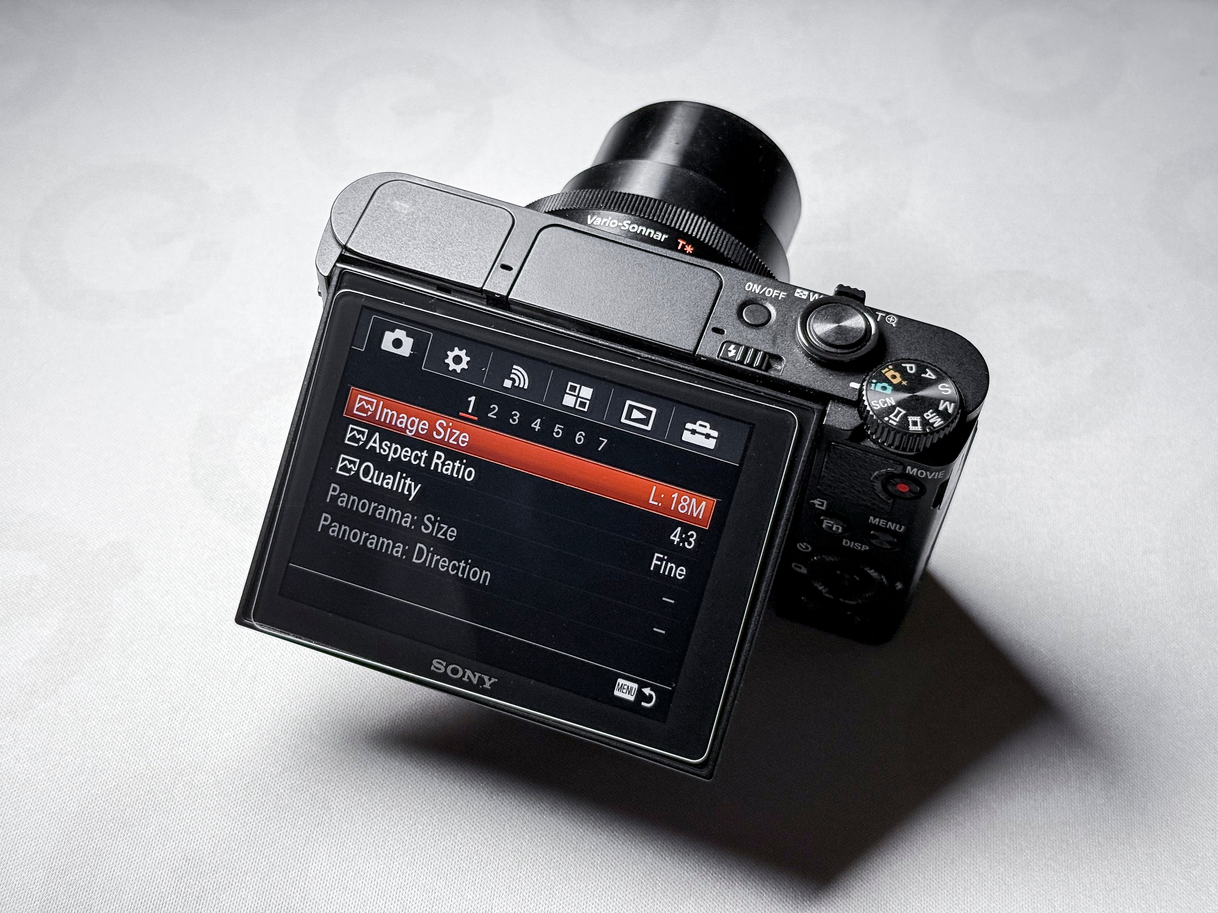Sony Cyber-shot HX90V 18.2 Mpx 30x - 1 Year Warranty, Excellent HX-90V
