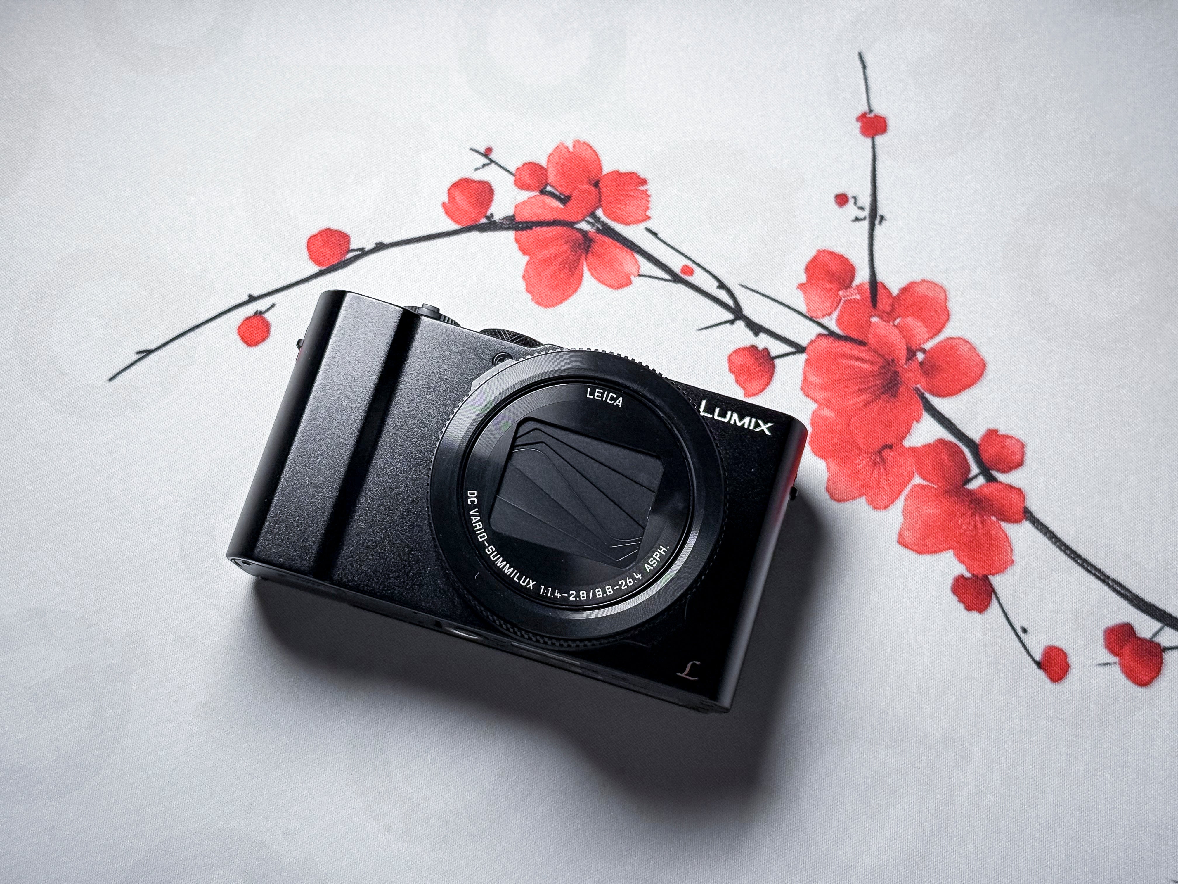 Panasonic Lumix LX15 - LX10 with Leica Summilux 4k Video - Warranty, Near Mint Condition