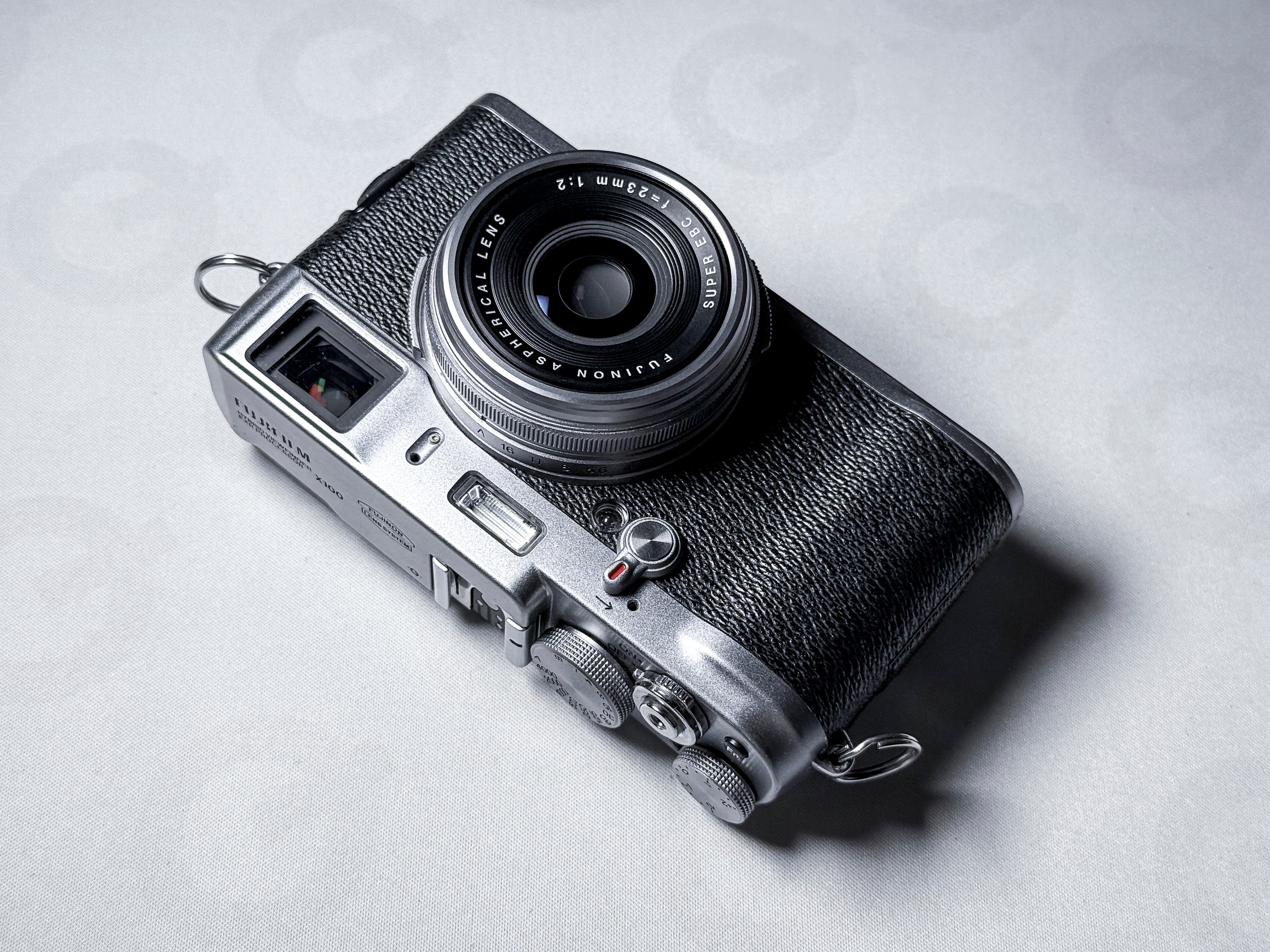 Fujifilm X100 APS-C 23mm f/2.0 Compact Camera - 1 Year Warranty Excellent Fuji
