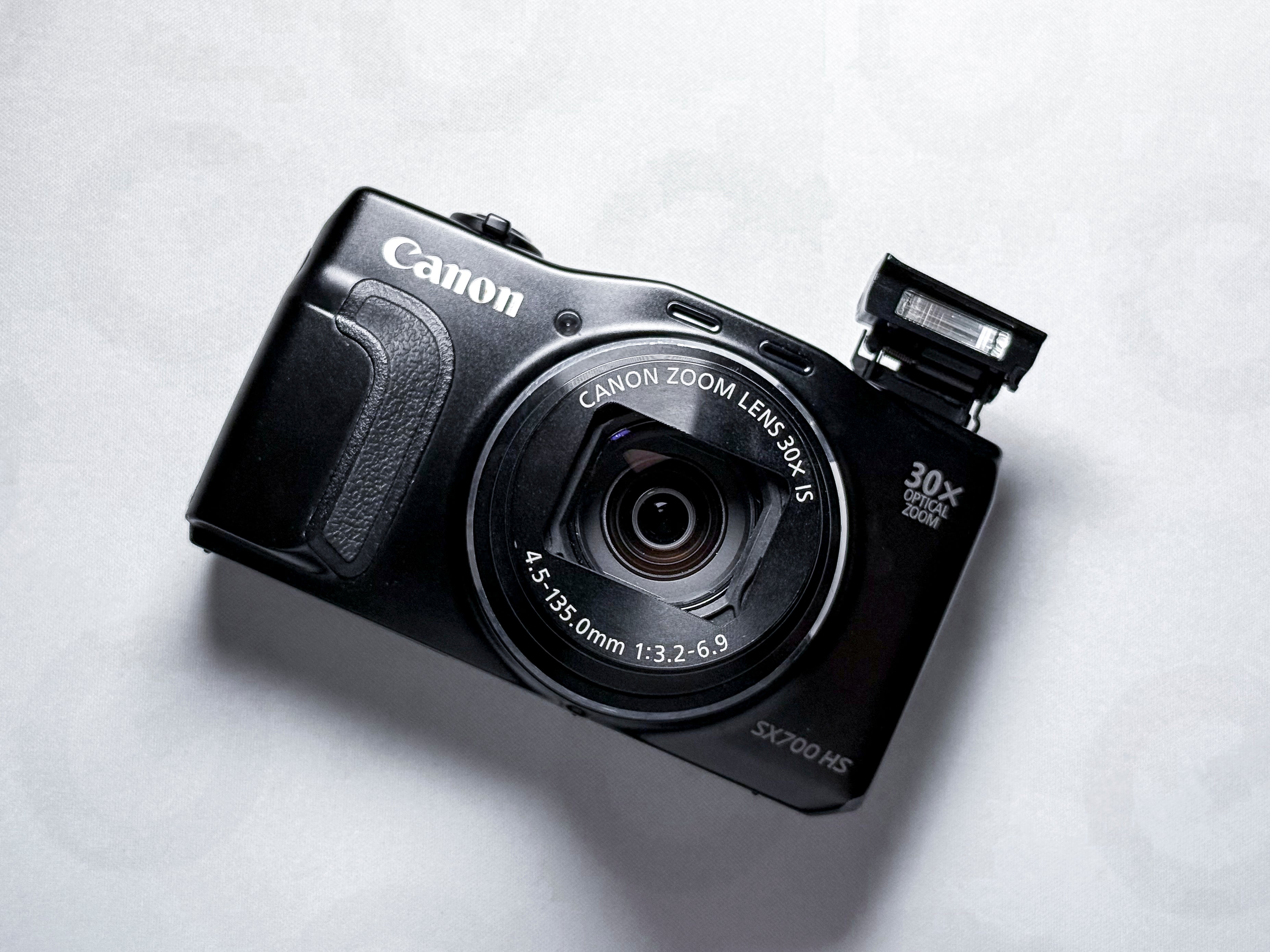 Canon SX700 HS Powershot 30X Zoom - 1 Year Warranty, Perfectly Working