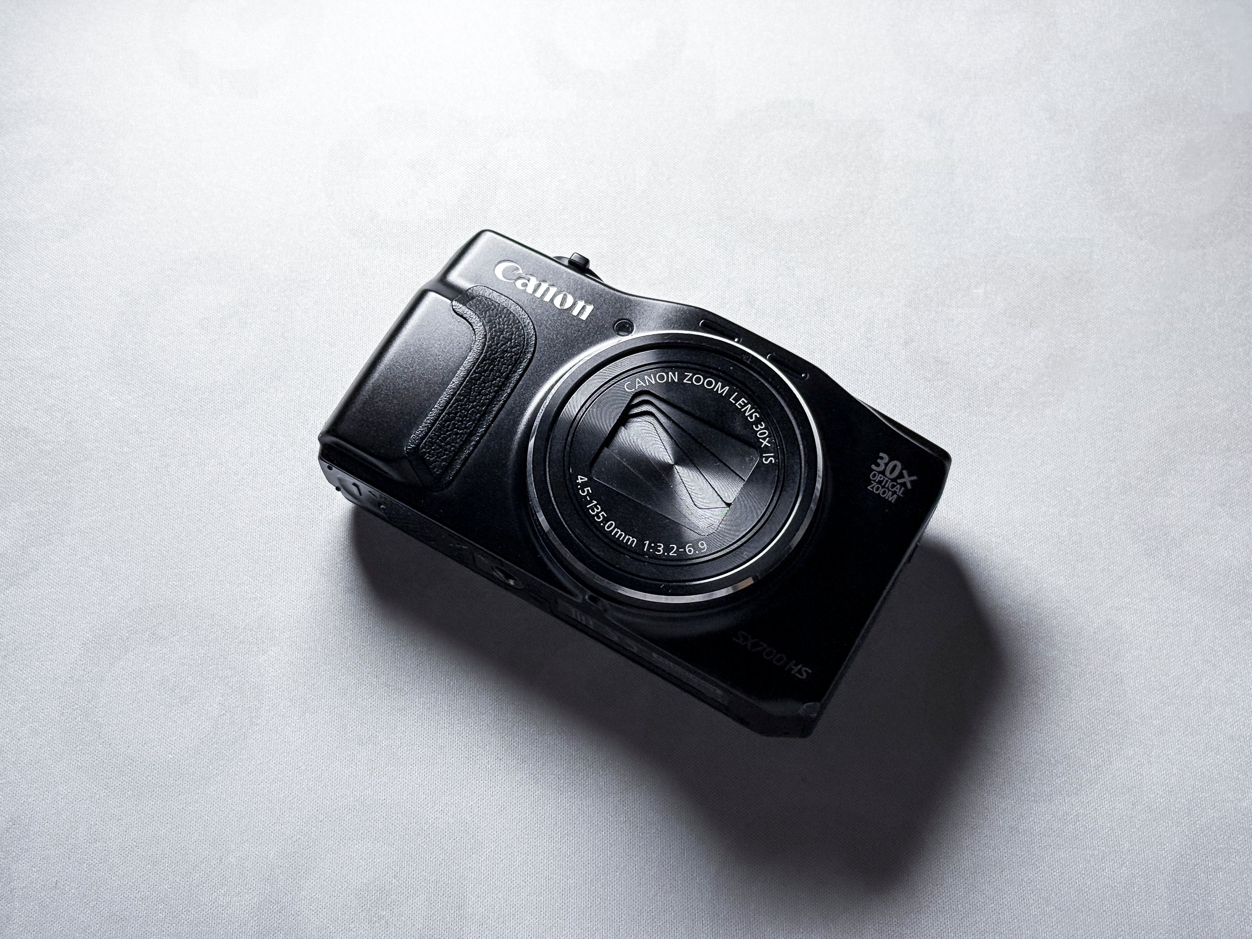 Canon SX700 HS Powershot 30X Zoom - 1 Year Warranty, Perfectly Working