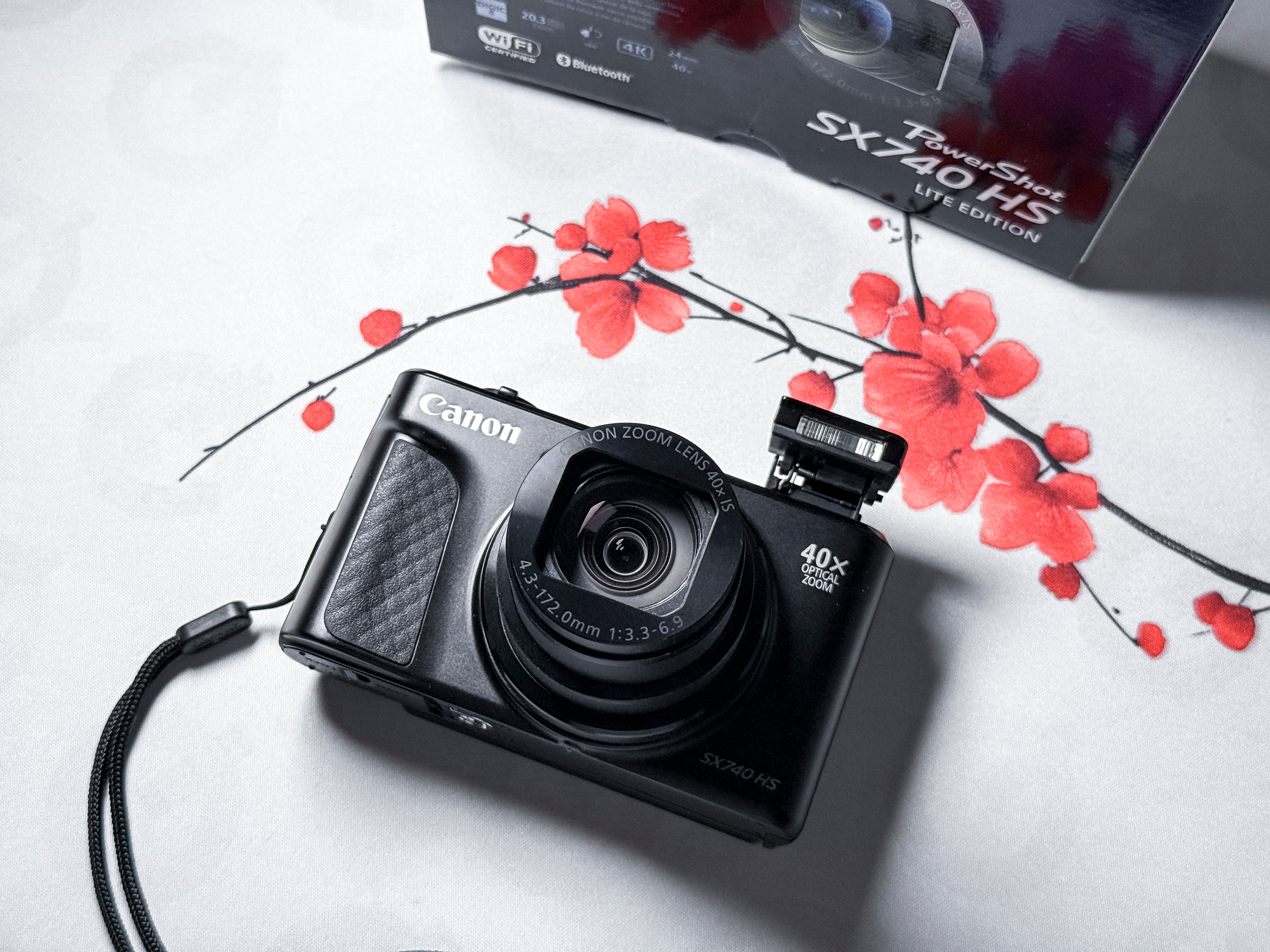 Canon SX740 HS Powershot New Lite Edition 40x Zoom - 1 Year Warranty, Near Mint