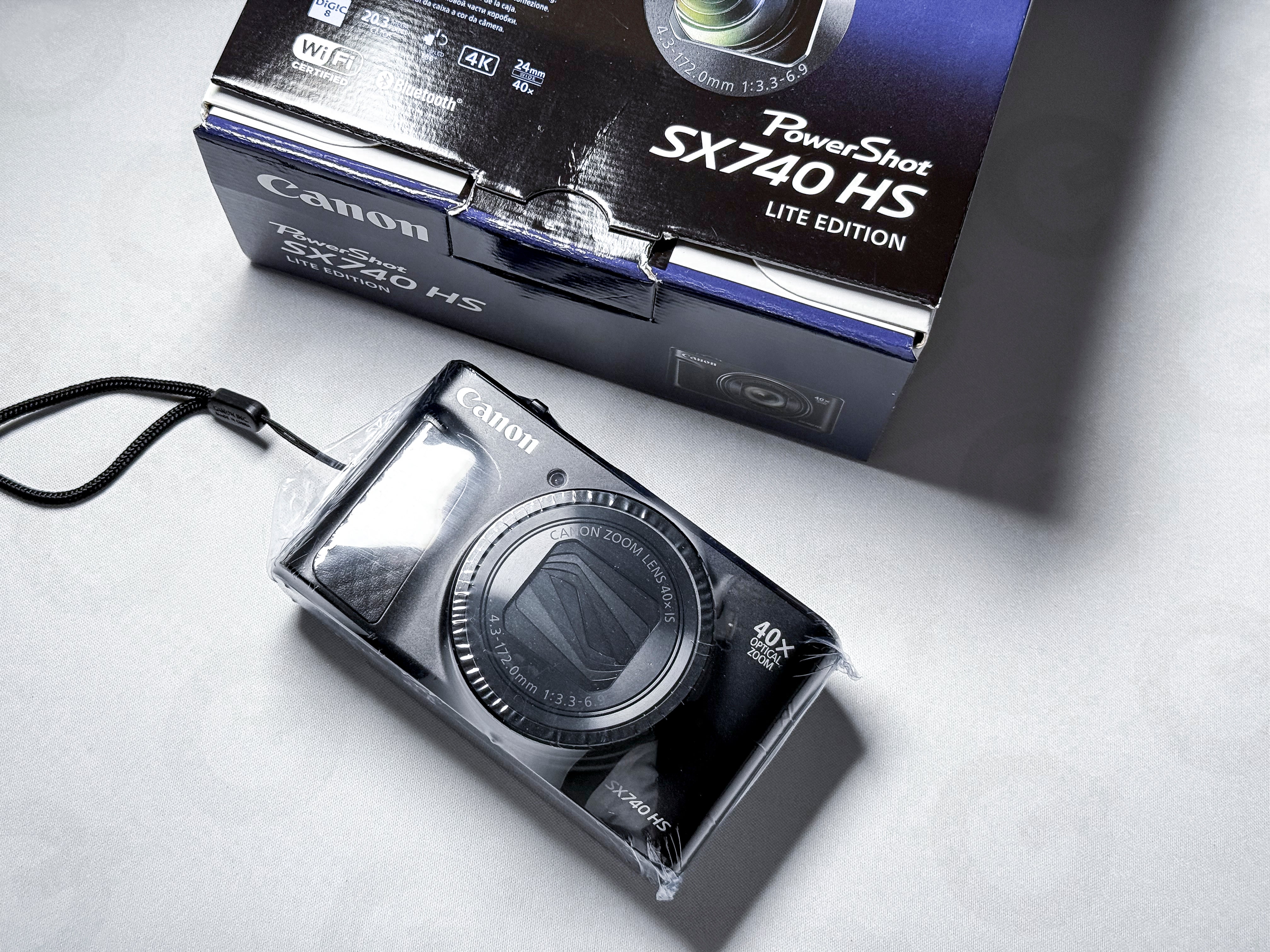 Canon SX740 HS Powershot New Lite Edition 40x Zoom - 1 Year Warranty, Near Mint