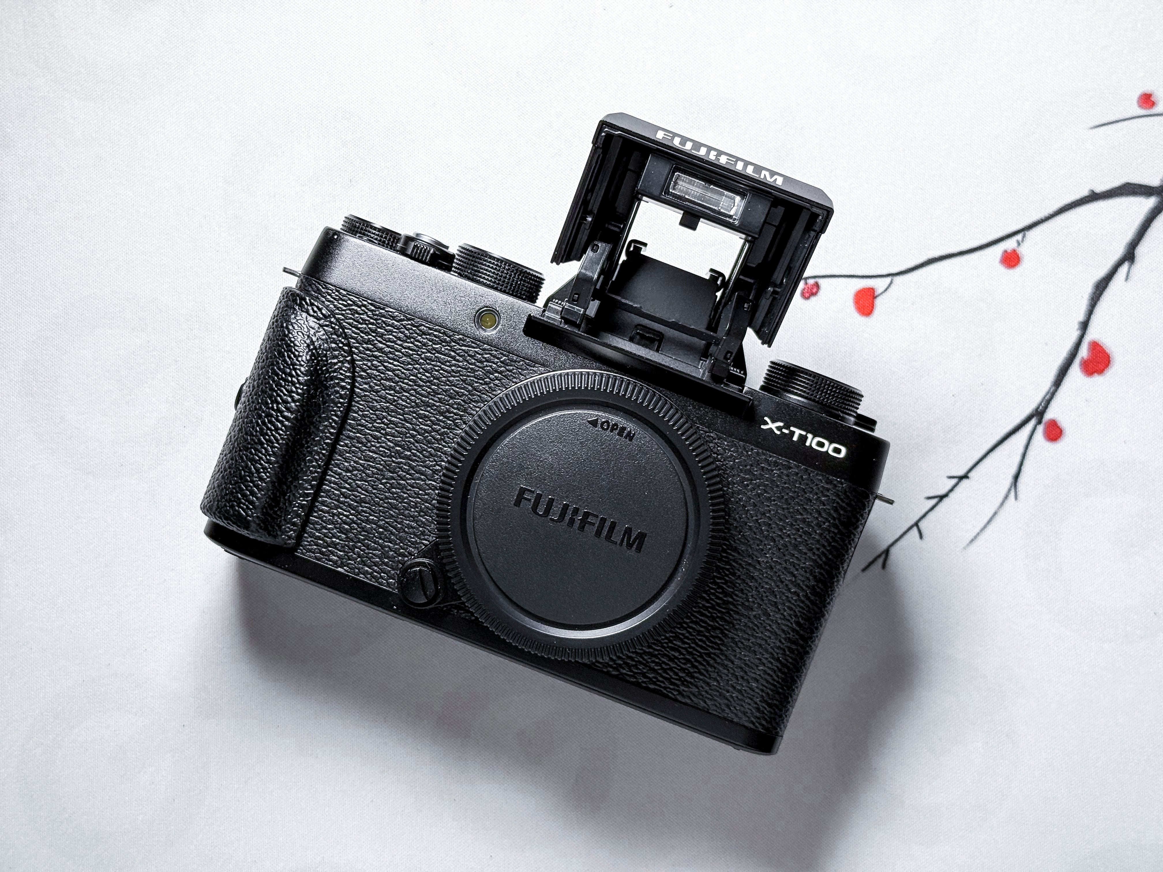 Fujifilm X-T100 APS-C Mirrorless - 1 Year Warranty, Perfectly Working Fuji XT100
