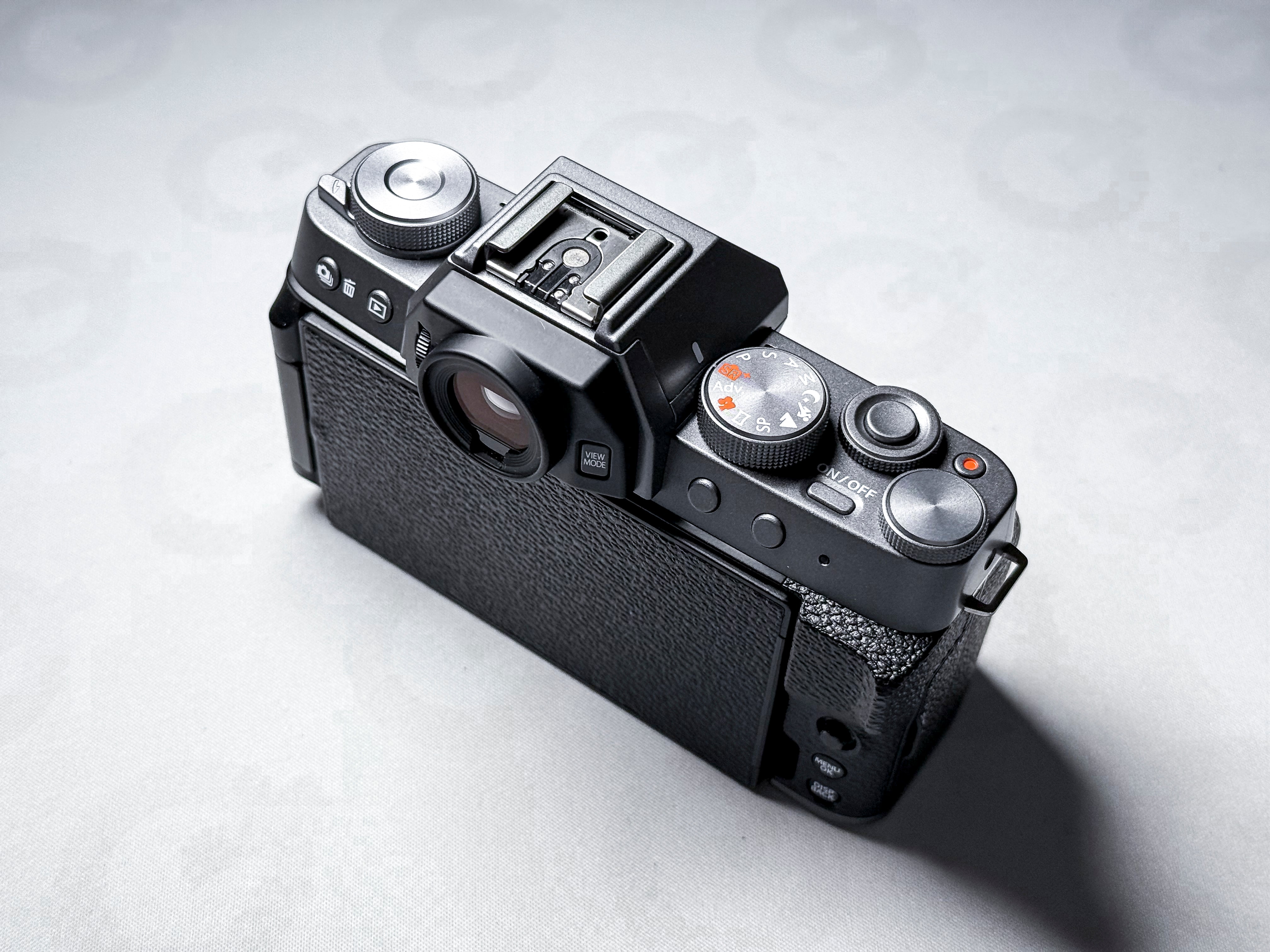 Fujifilm X-T200 APS-C Mirrorless - 1 Year Warranty, Perfectly Working Fuji XT200