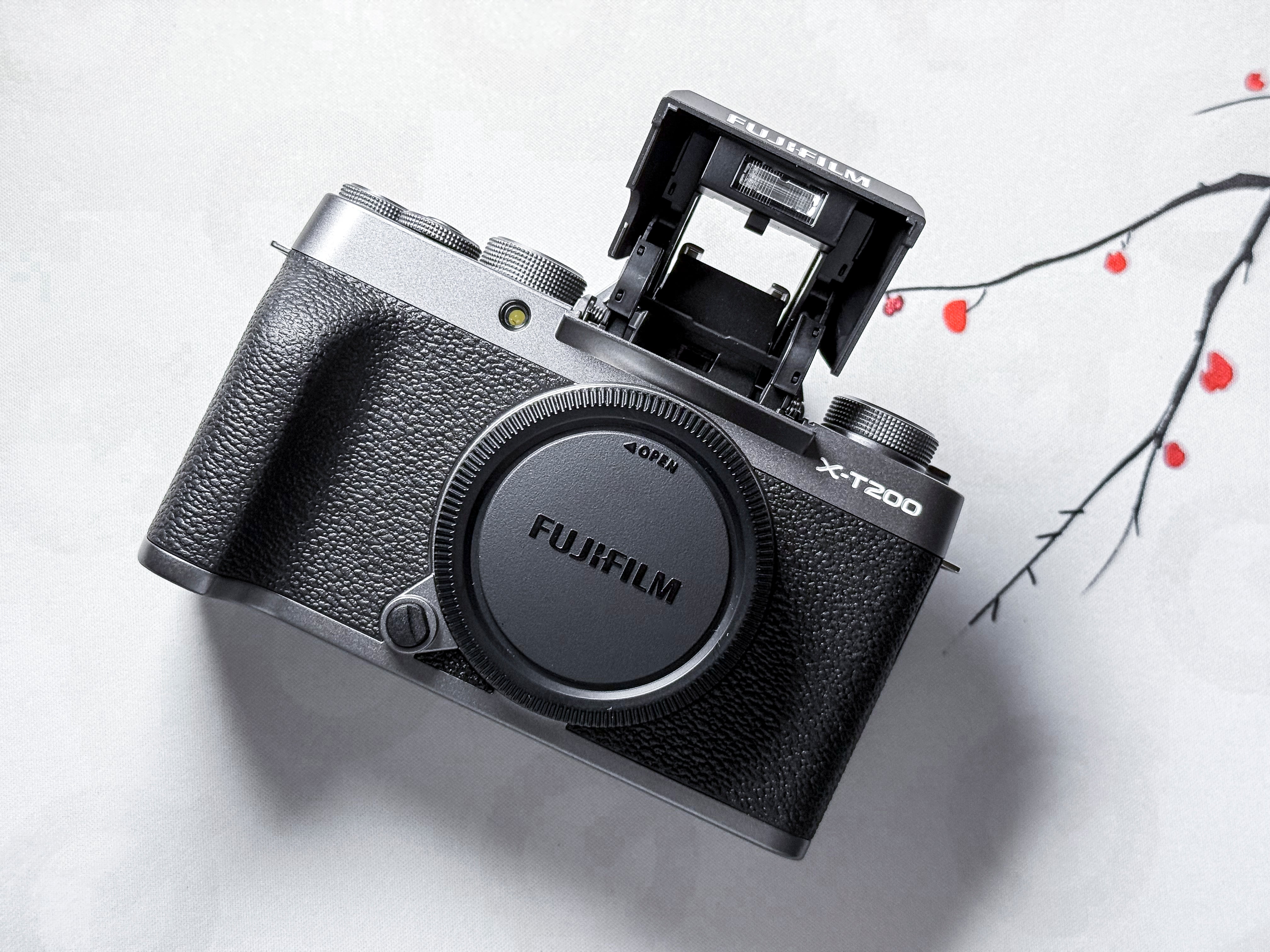 Fujifilm X-T200 APS-C Mirrorless - 1 Year Warranty, Perfectly Working Fuji XT200