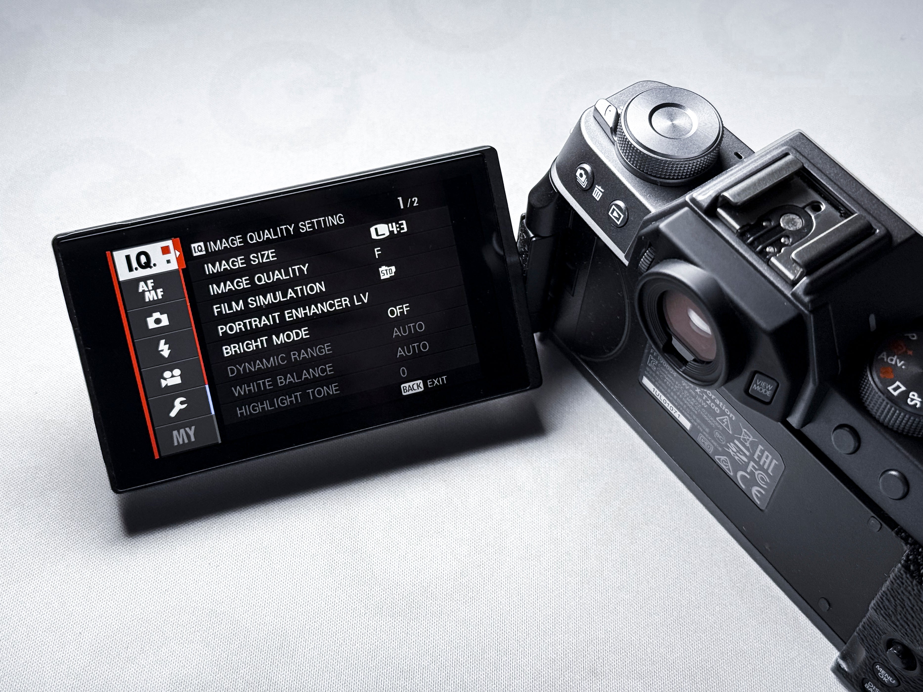 Fujifilm X-T200 APS-C Mirrorless - 1 Year Warranty, Perfectly Working Fuji XT200