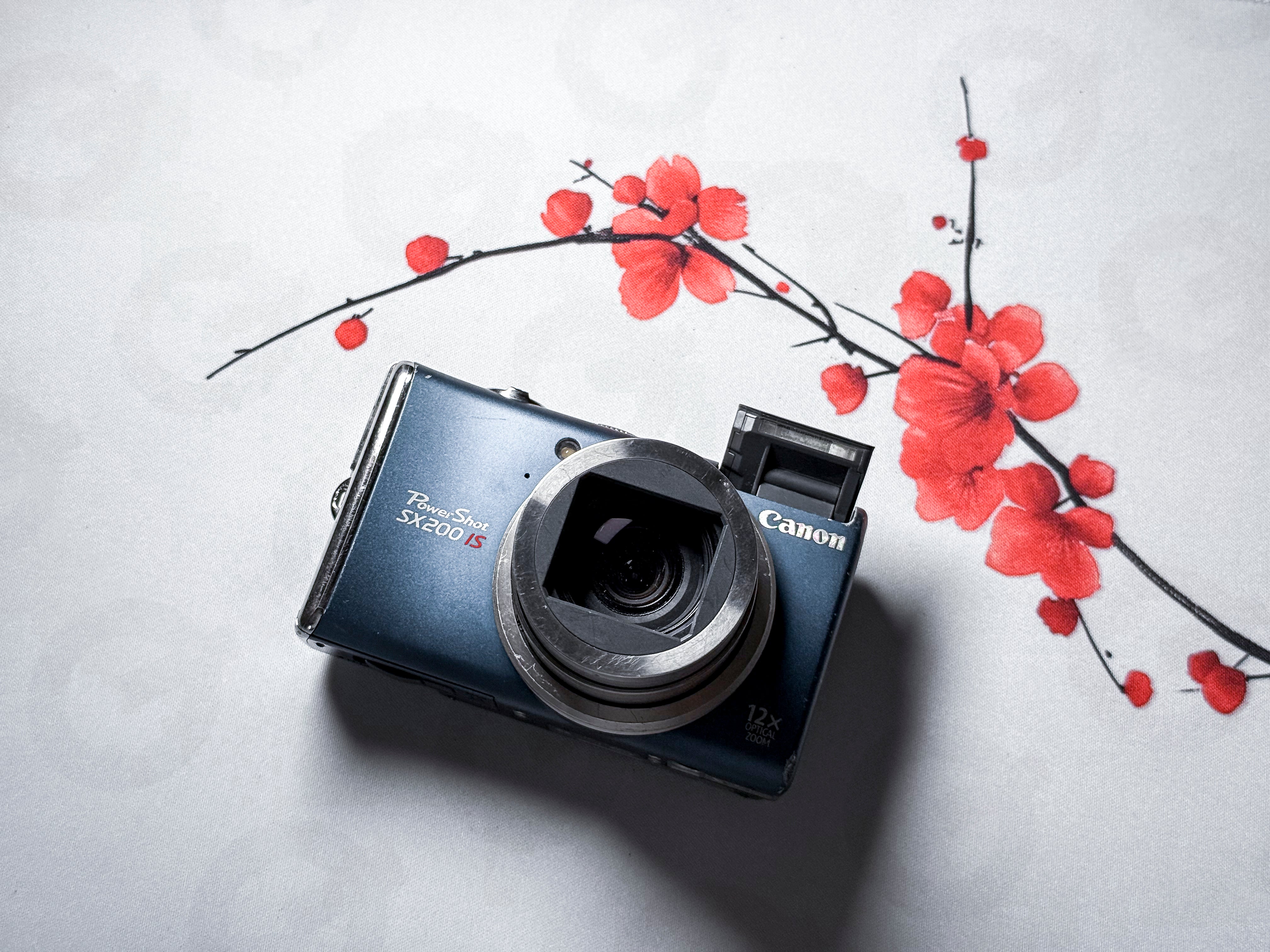 Canon SX200 IS CCD 12x Zoom - 1 Year Warranty, Perfectly Working