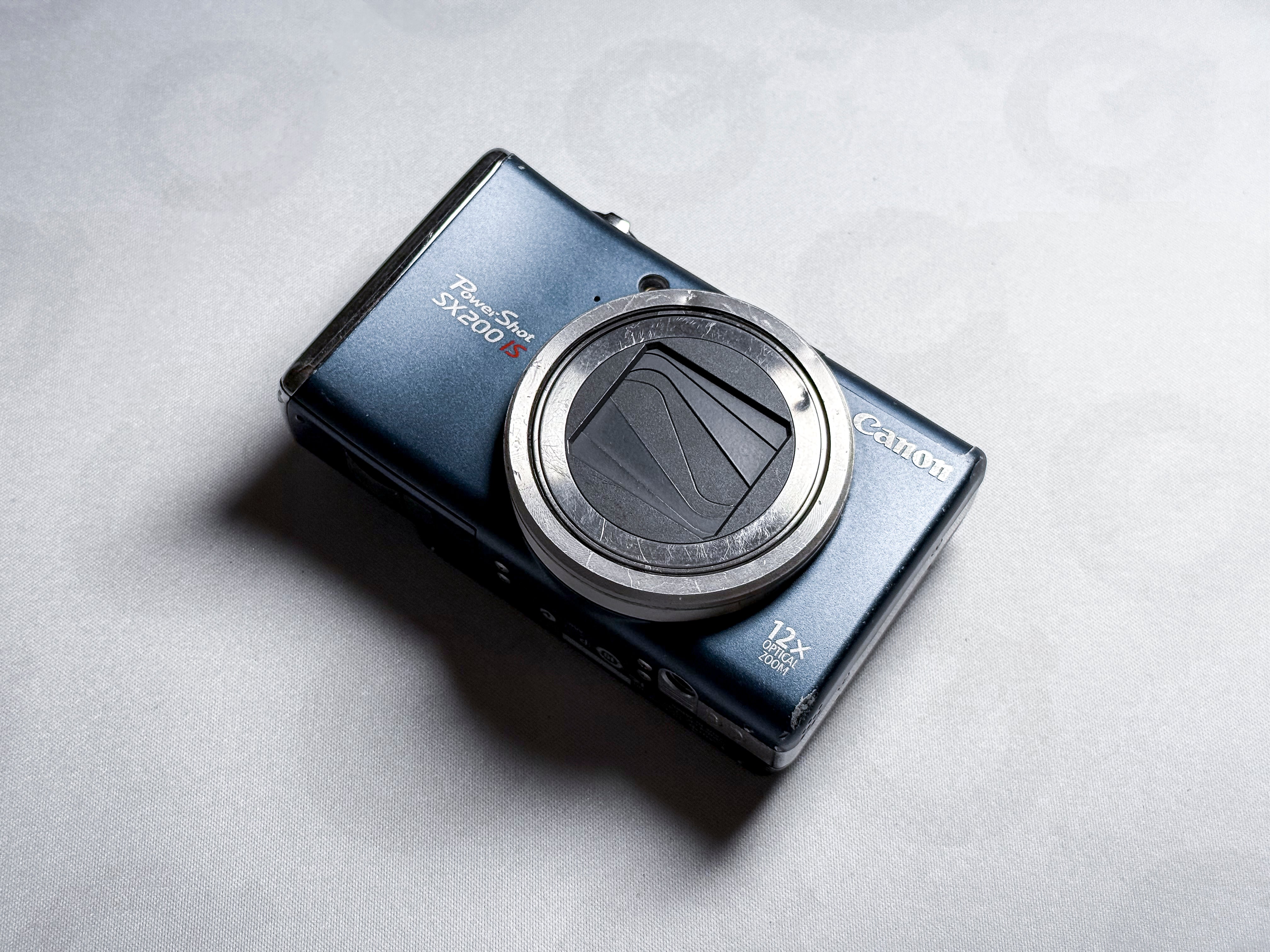 Canon SX200 IS CCD 12x Zoom - 1 Year Warranty, Perfectly Working
