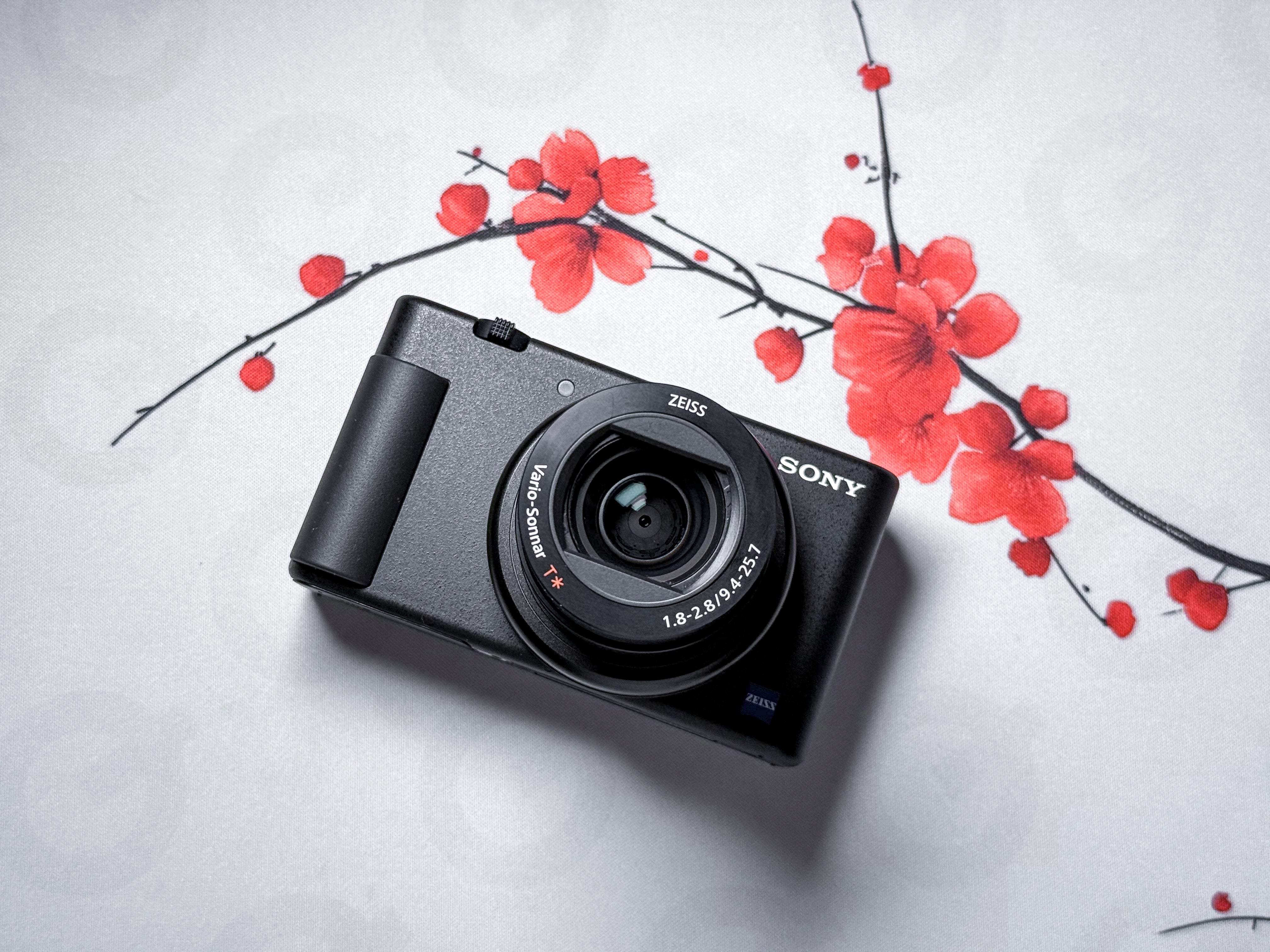 Sony ZV-1 20.1 Mpx Compact Camera 4K Vlog - 1 Year Warranty, Near Mint