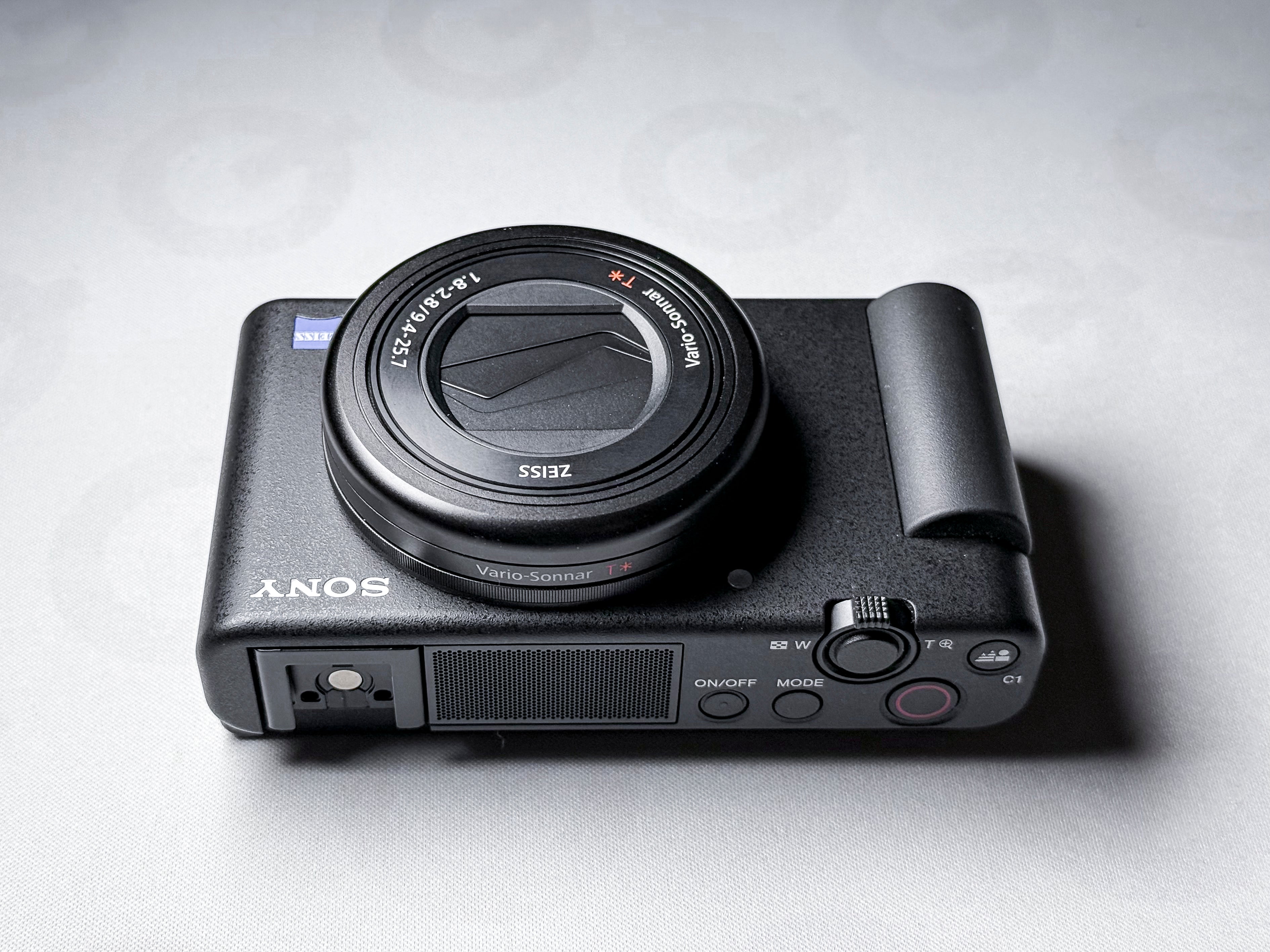 Sony ZV-1 20.1 Mpx Compact Camera 4K Vlog - 1 Year Warranty, Near Mint