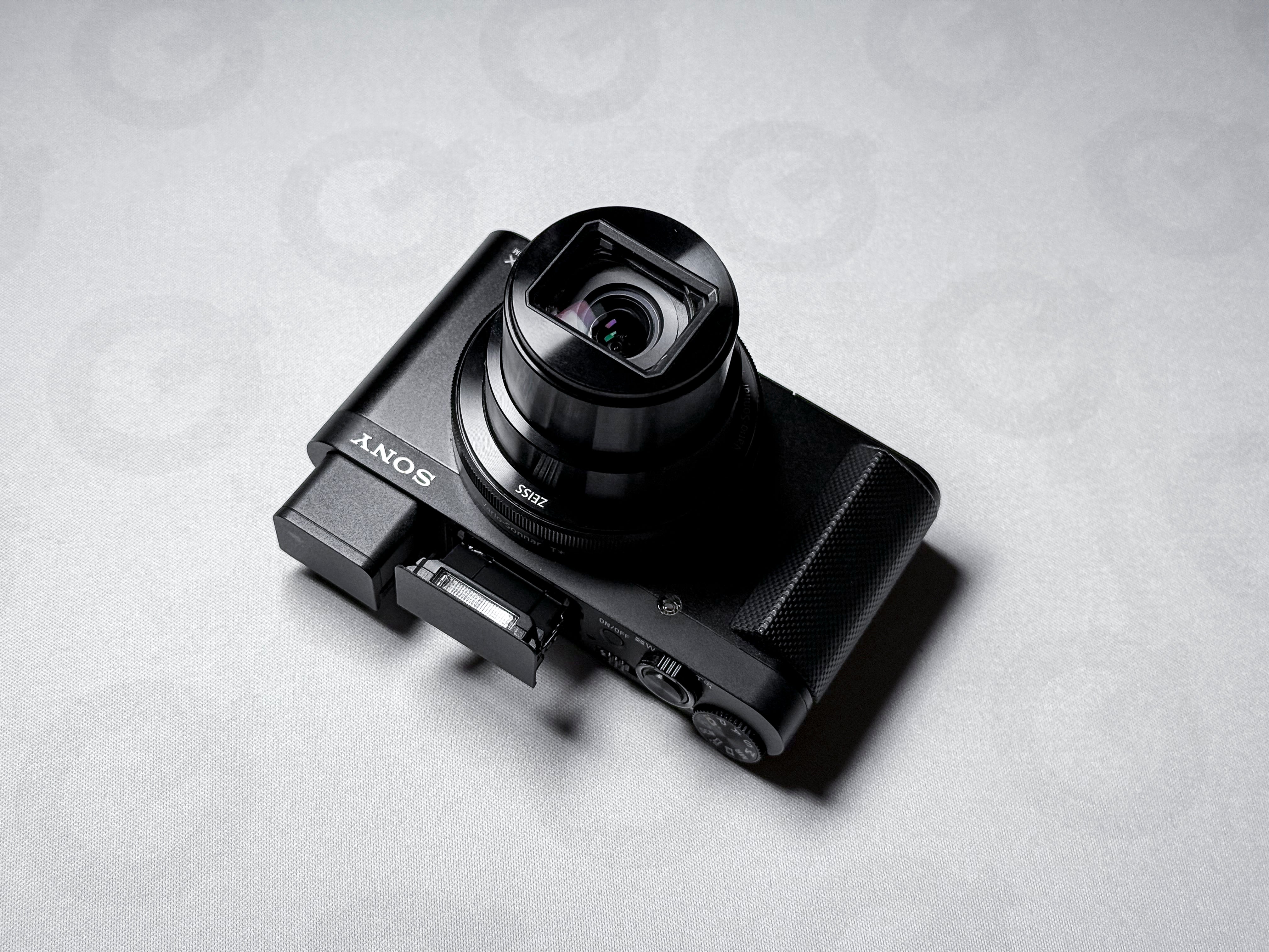 Sony Cyber-shot HX90V 18.2 Mpx 30x - 1 Year Warranty, Excellent HX-90V