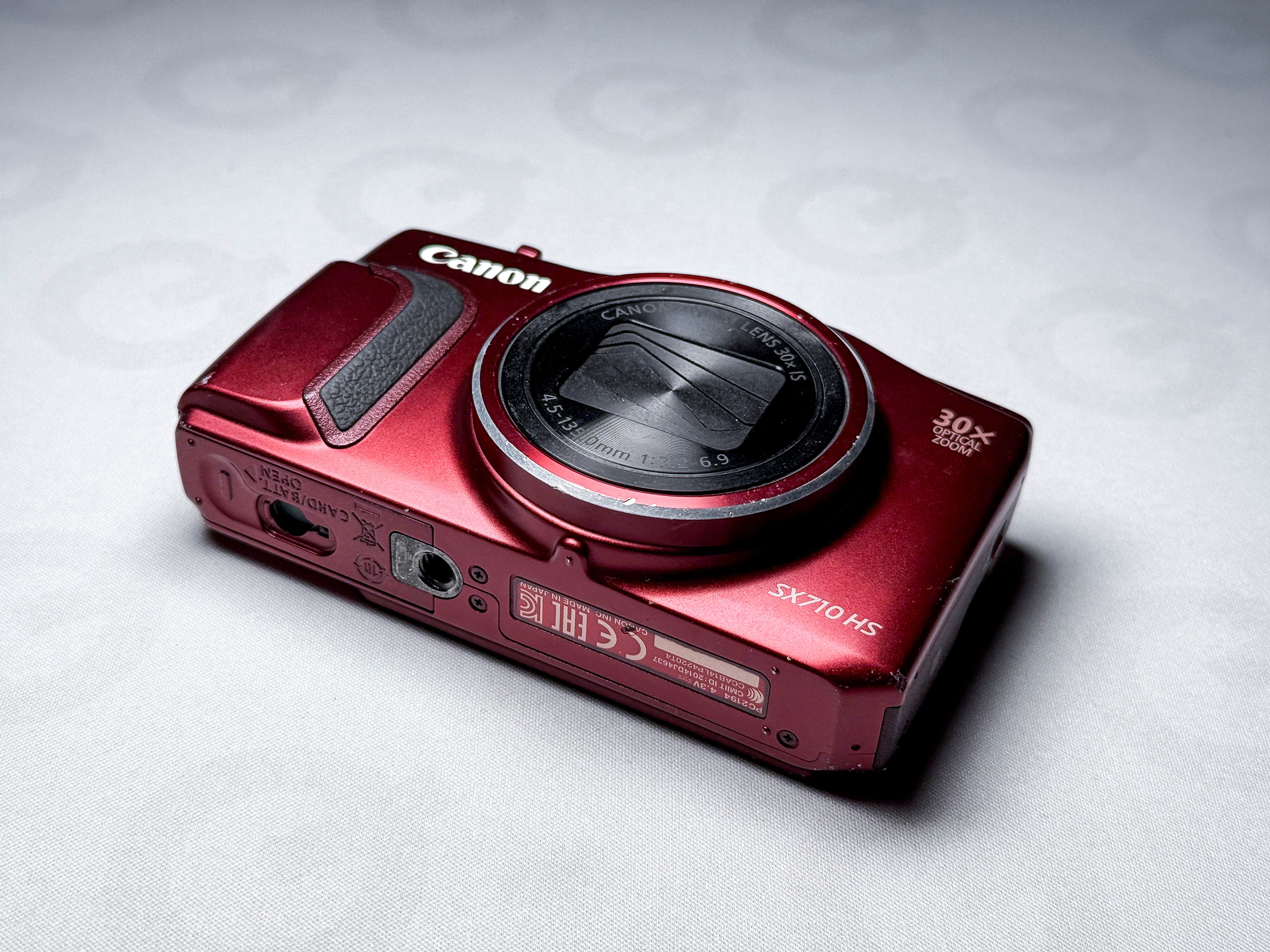Canon SX700 HS Powershot 30X Zoom - 1 Year Warranty, Perfectly Working