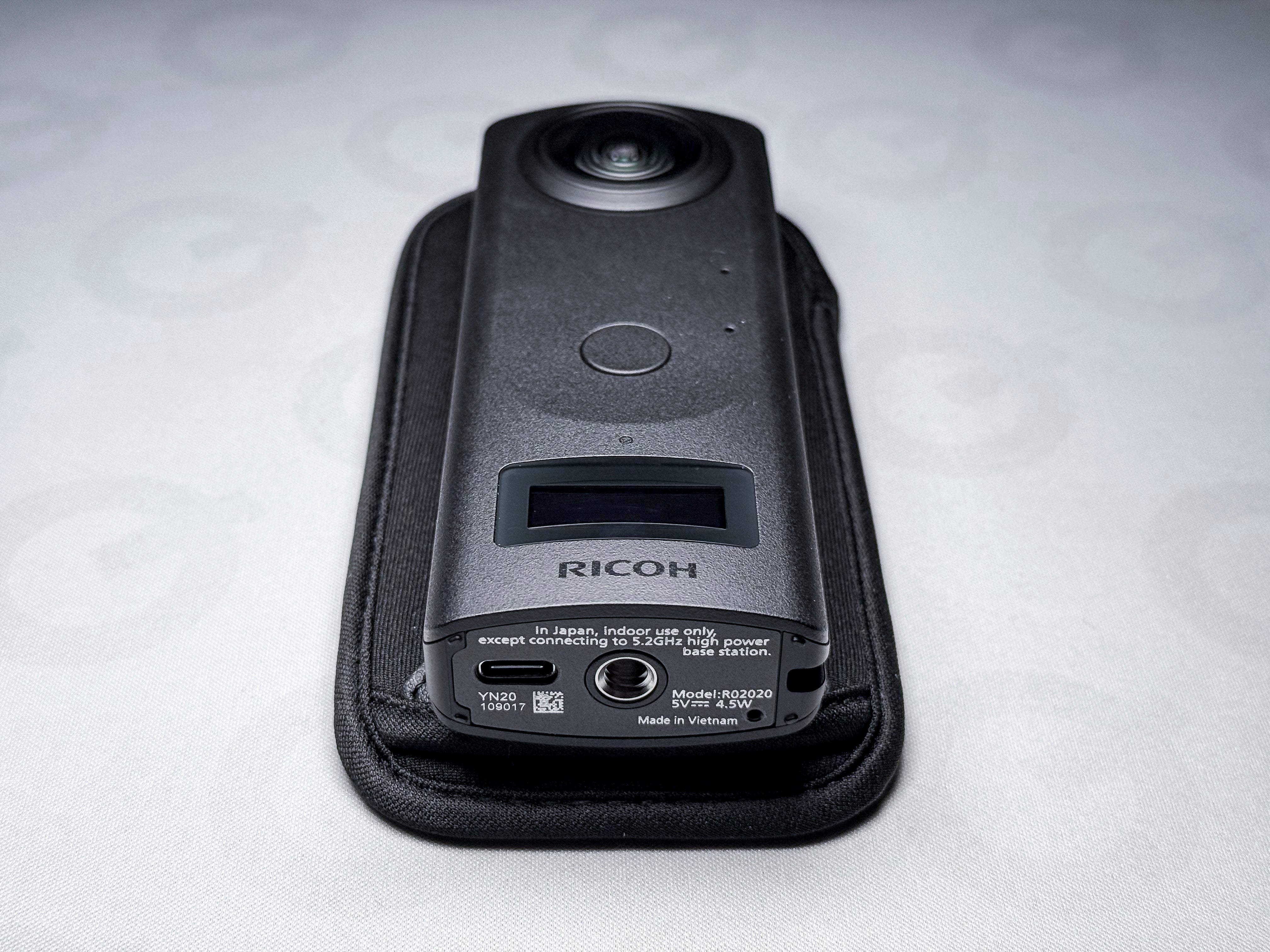 Fotocamera Ricoh Theta Z1 360 con sensore da 1 pollice - 1 anno di garanzia, quasi perfetta