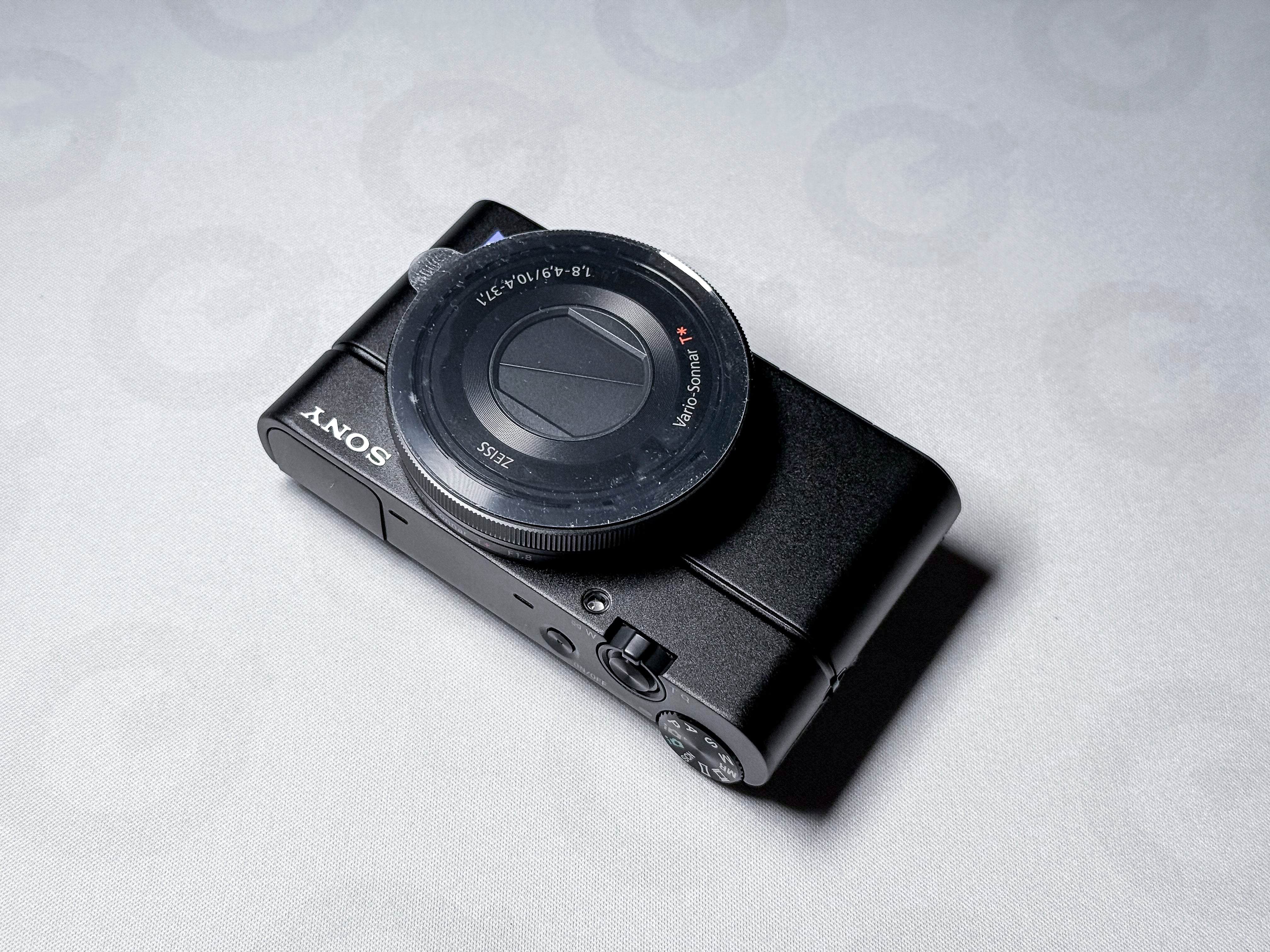Sony RX100 Cyber-shot Digital Camera MINT - 1 Year Warranty RX 100 RX-100