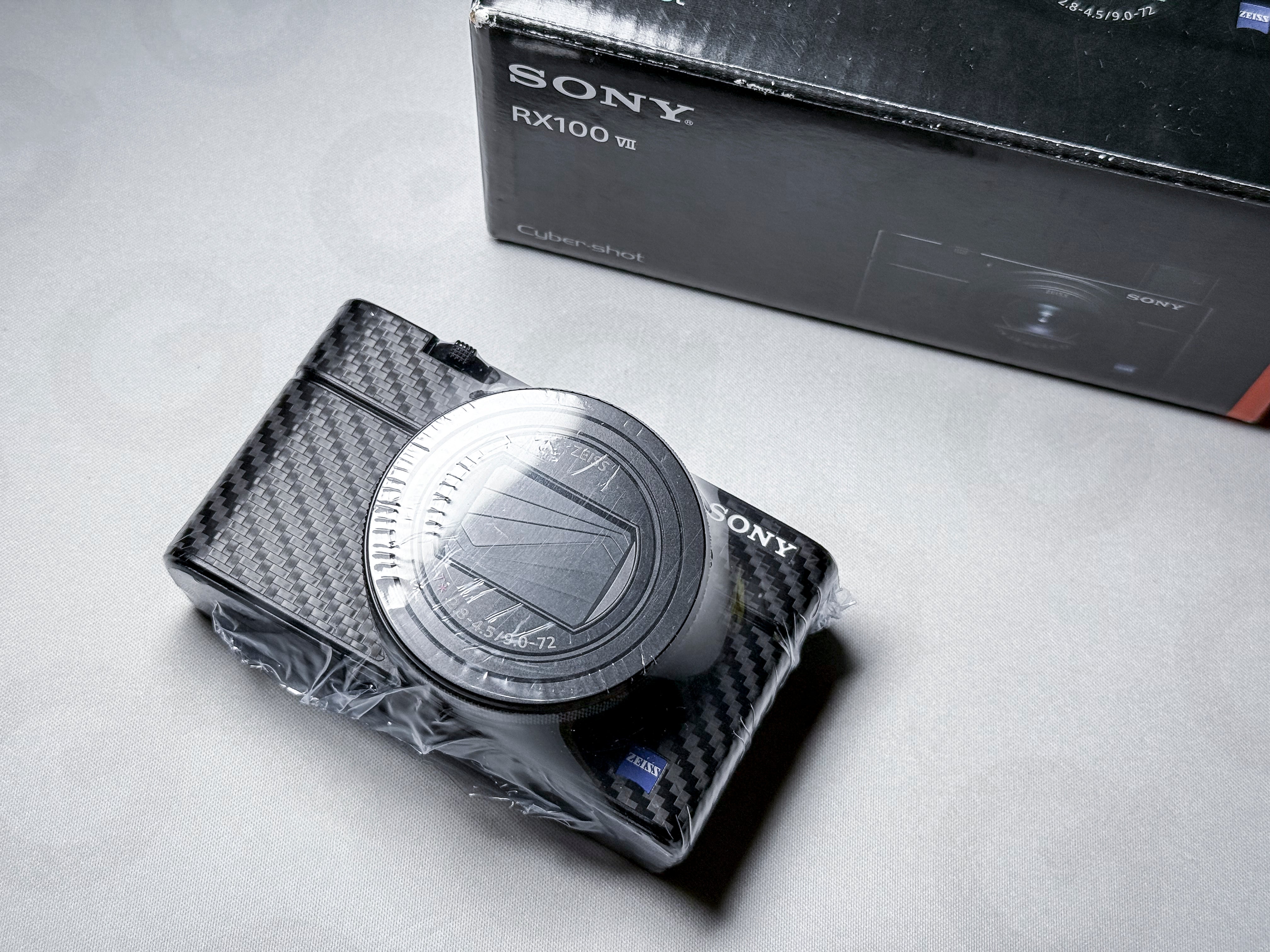 Sony RX100 VII 7 Cyber-shot - 1 Year Warranty, Mint with Box DSC-RX100 VII