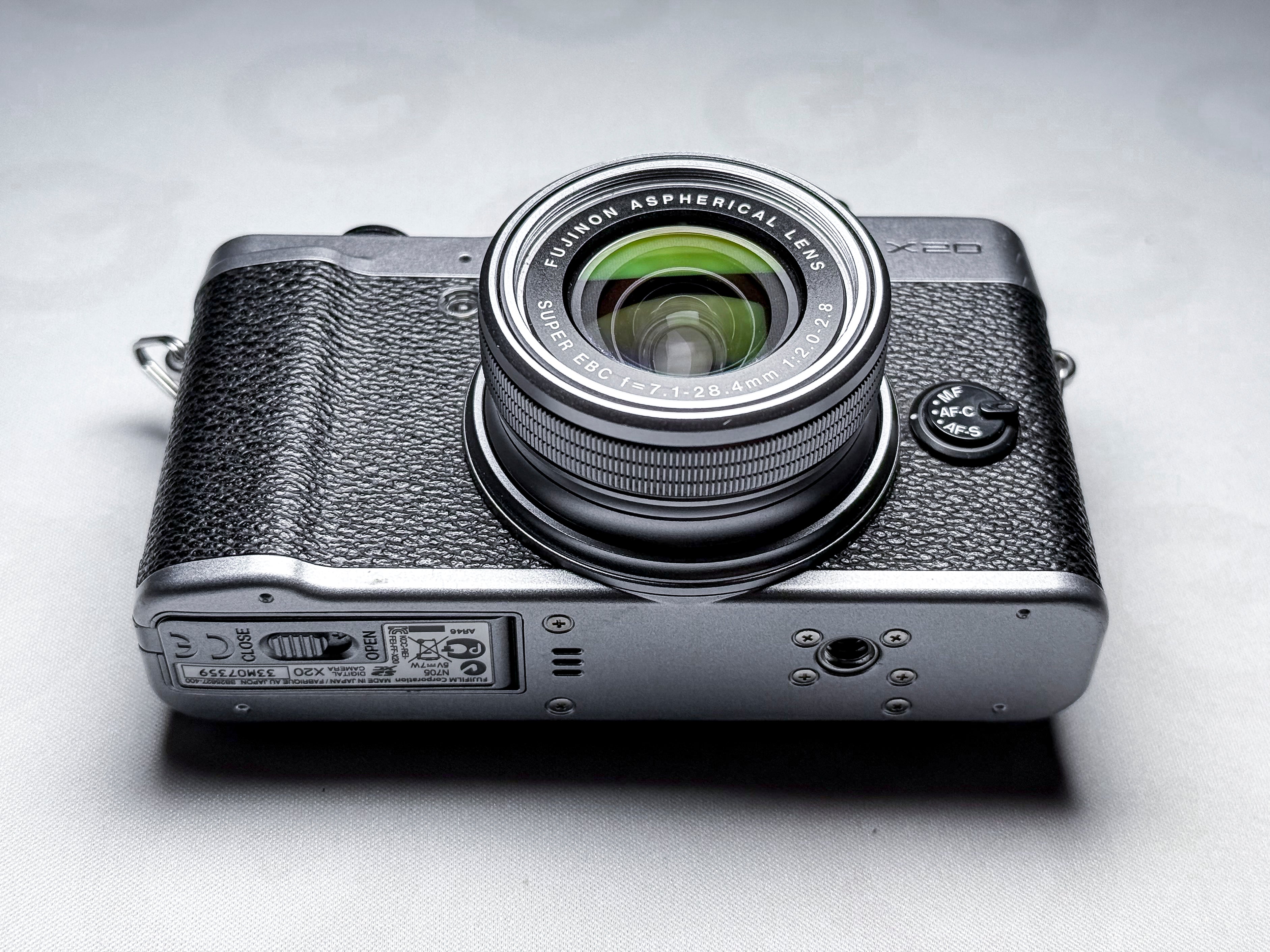 Fujifilm X20 Digital Camera with case- 1 Year Warranty, Excellent