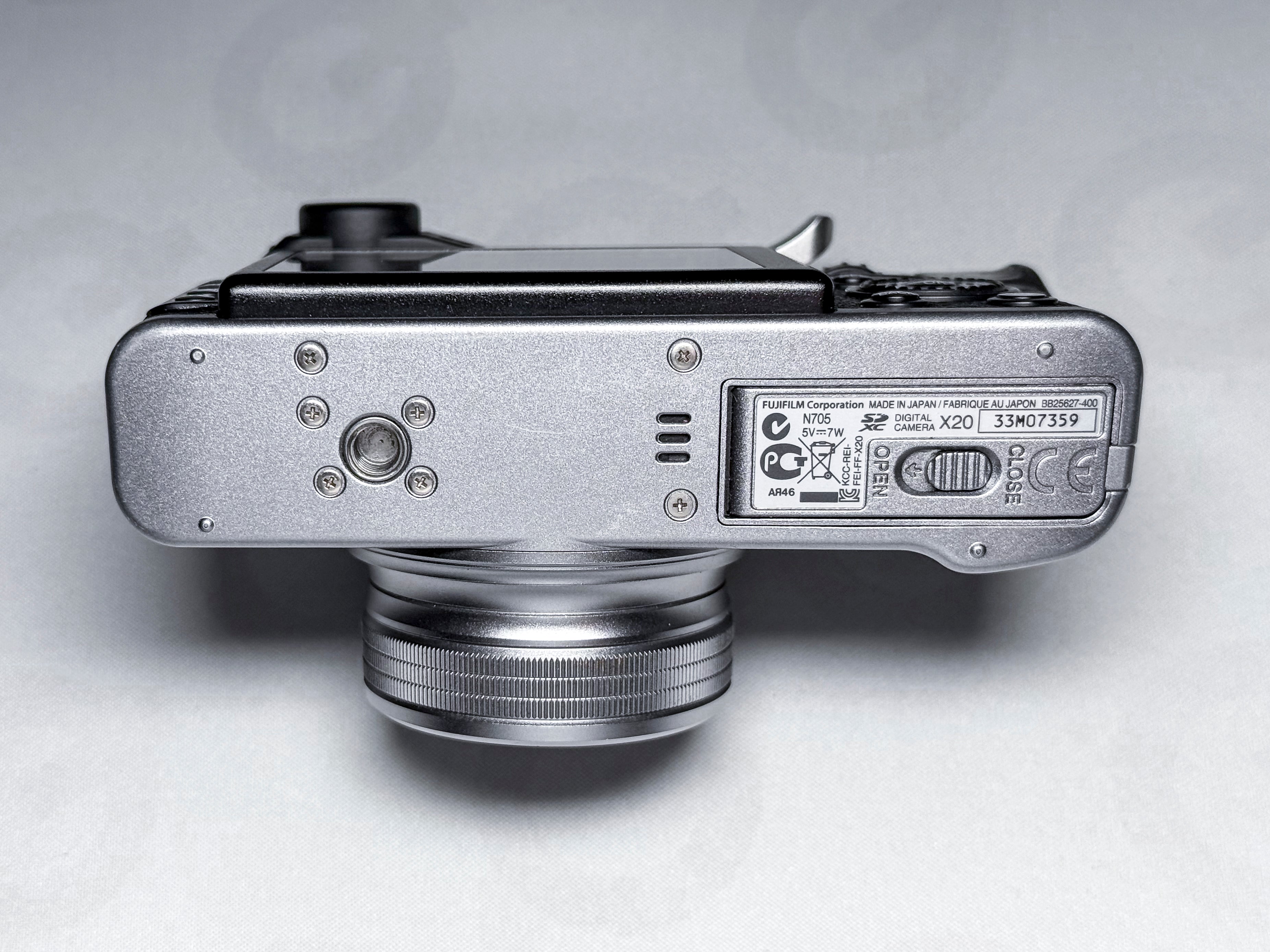 Fujifilm X20 Digital Camera with case- 1 Year Warranty, Excellent