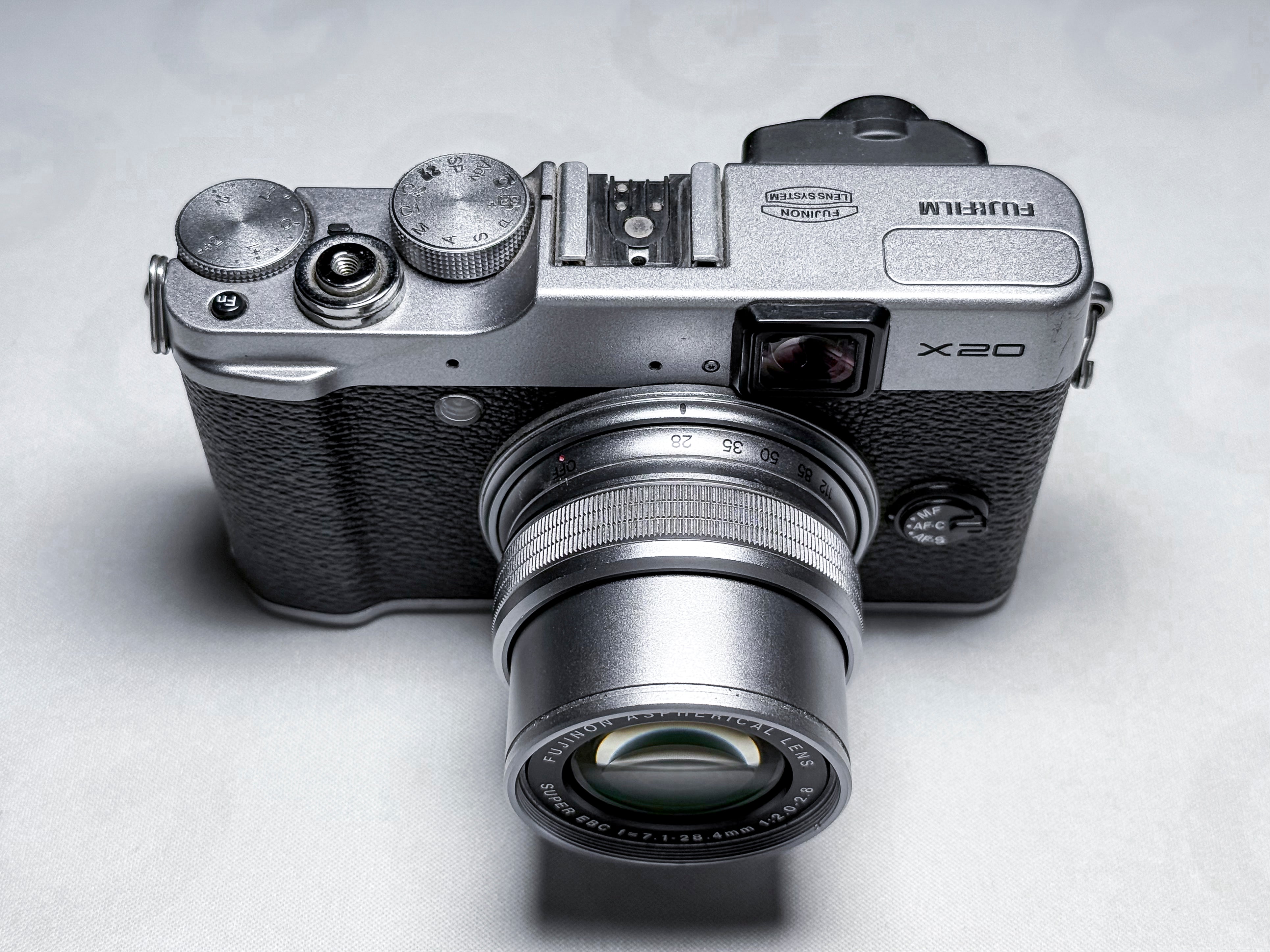 Fujifilm X20 Digital Camera with case- 1 Year Warranty, Excellent