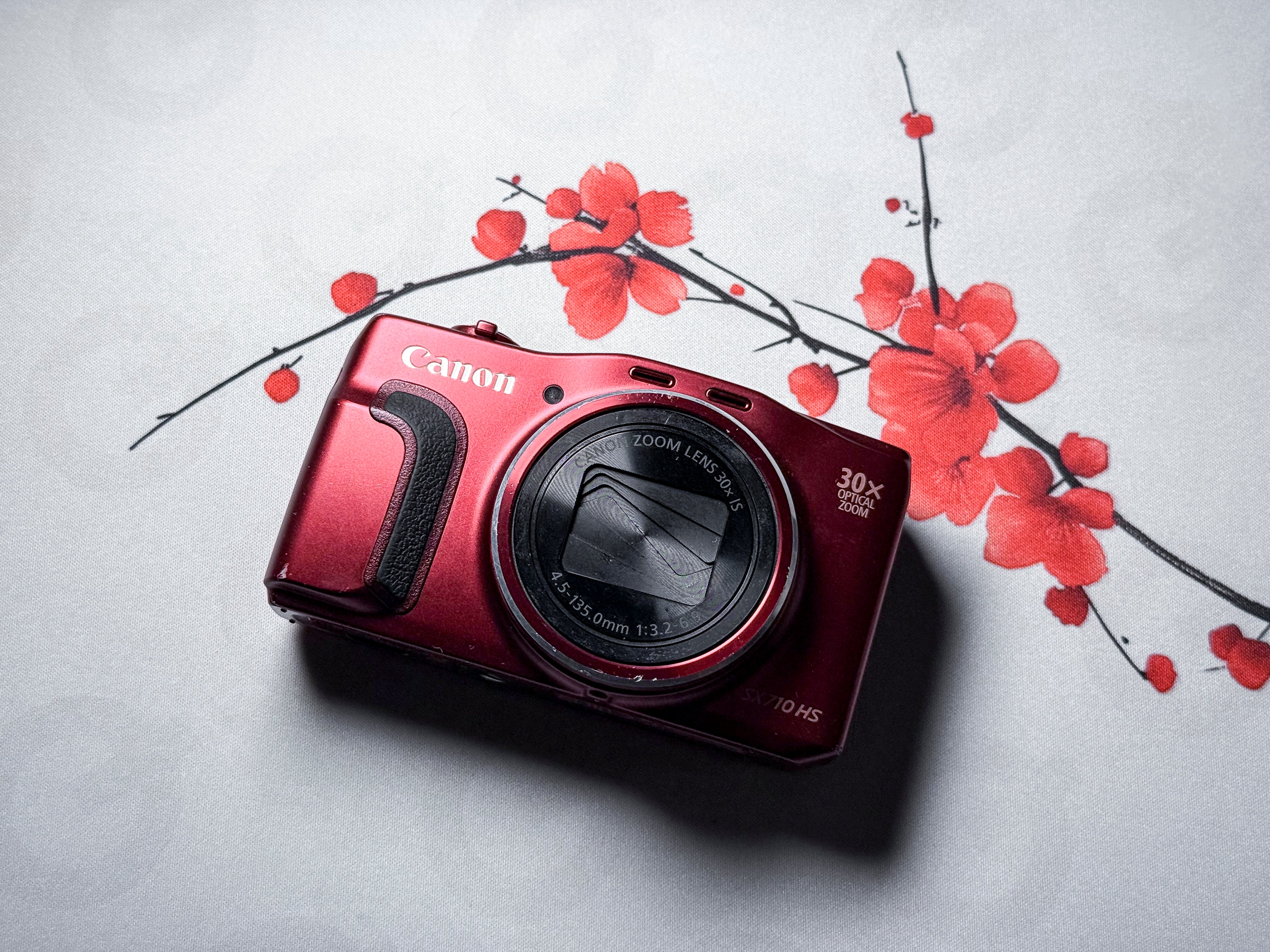 Canon SX700 HS Powershot 30X Zoom - 1 Year Warranty, Perfectly Working