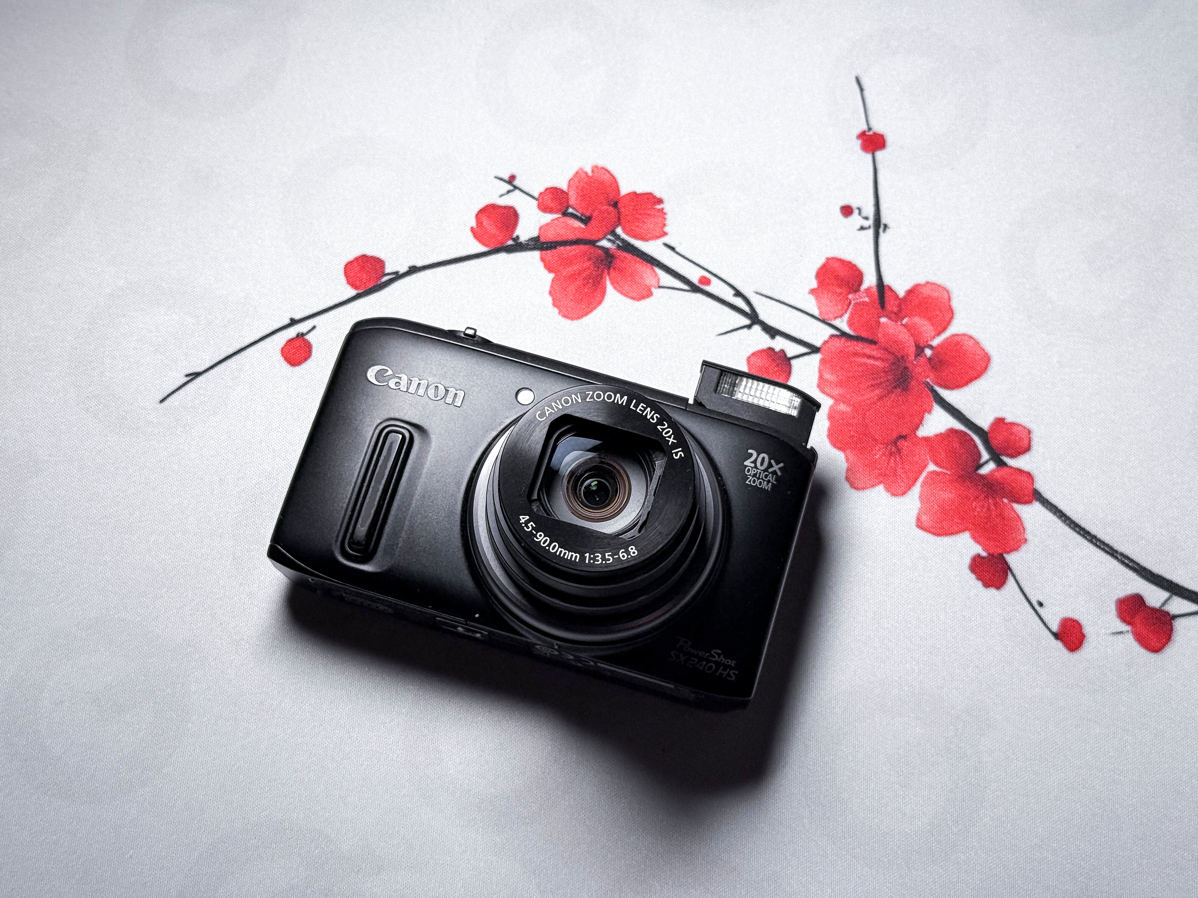 Canon Powershot SX240 HS 20x Zoom Compact Camera - 1 Year Warranty, Near Mint