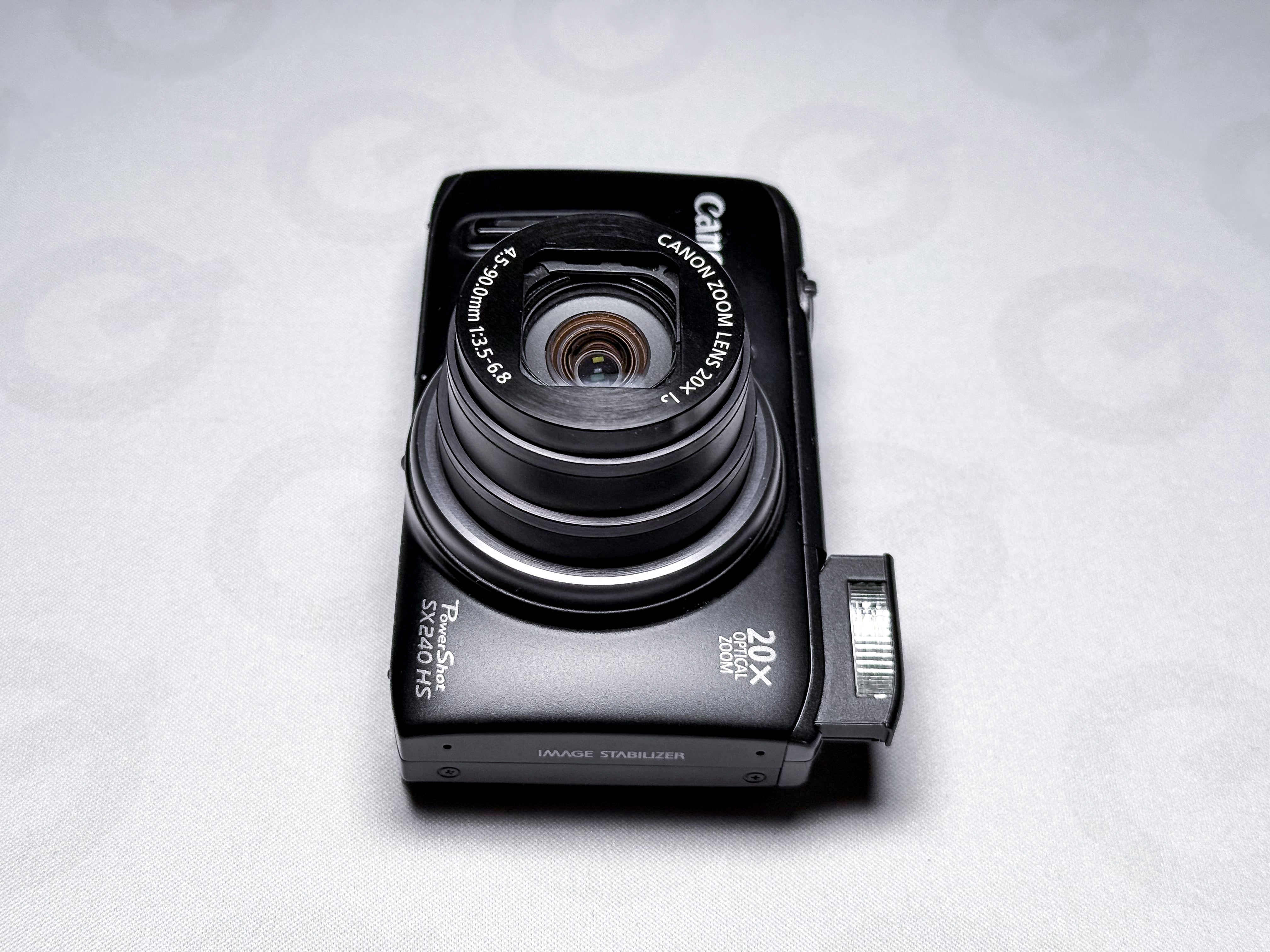 Canon Powershot SX240 HS 20x Zoom Compact Camera - 1 Year Warranty, Near Mint