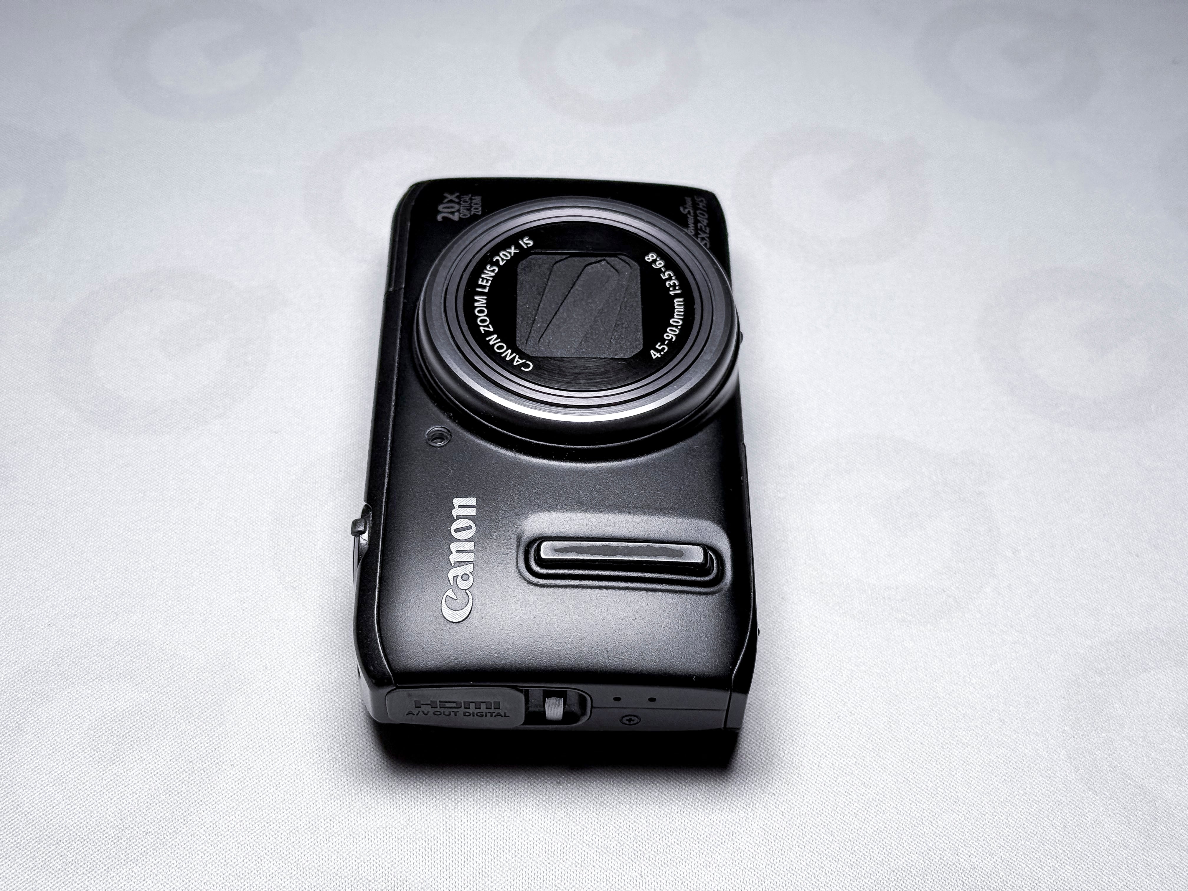 Canon Powershot SX240 HS 20x Zoom Compact Camera - 1 Year Warranty, Near Mint