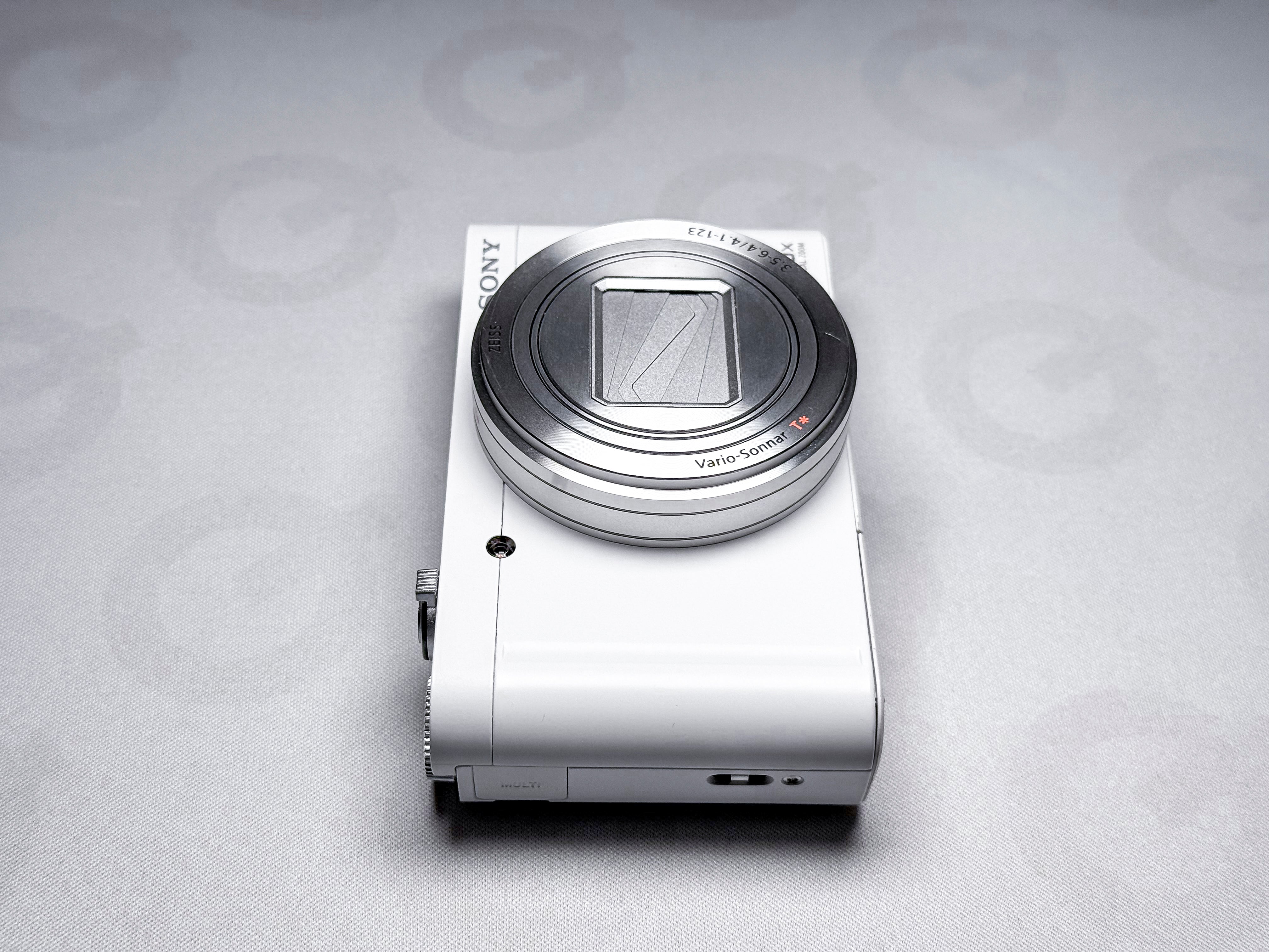 Sony WX500 Cyber-shot 30x Zeiss Zoom - 1 Year Warranty, Near Mint DSC-WX500
