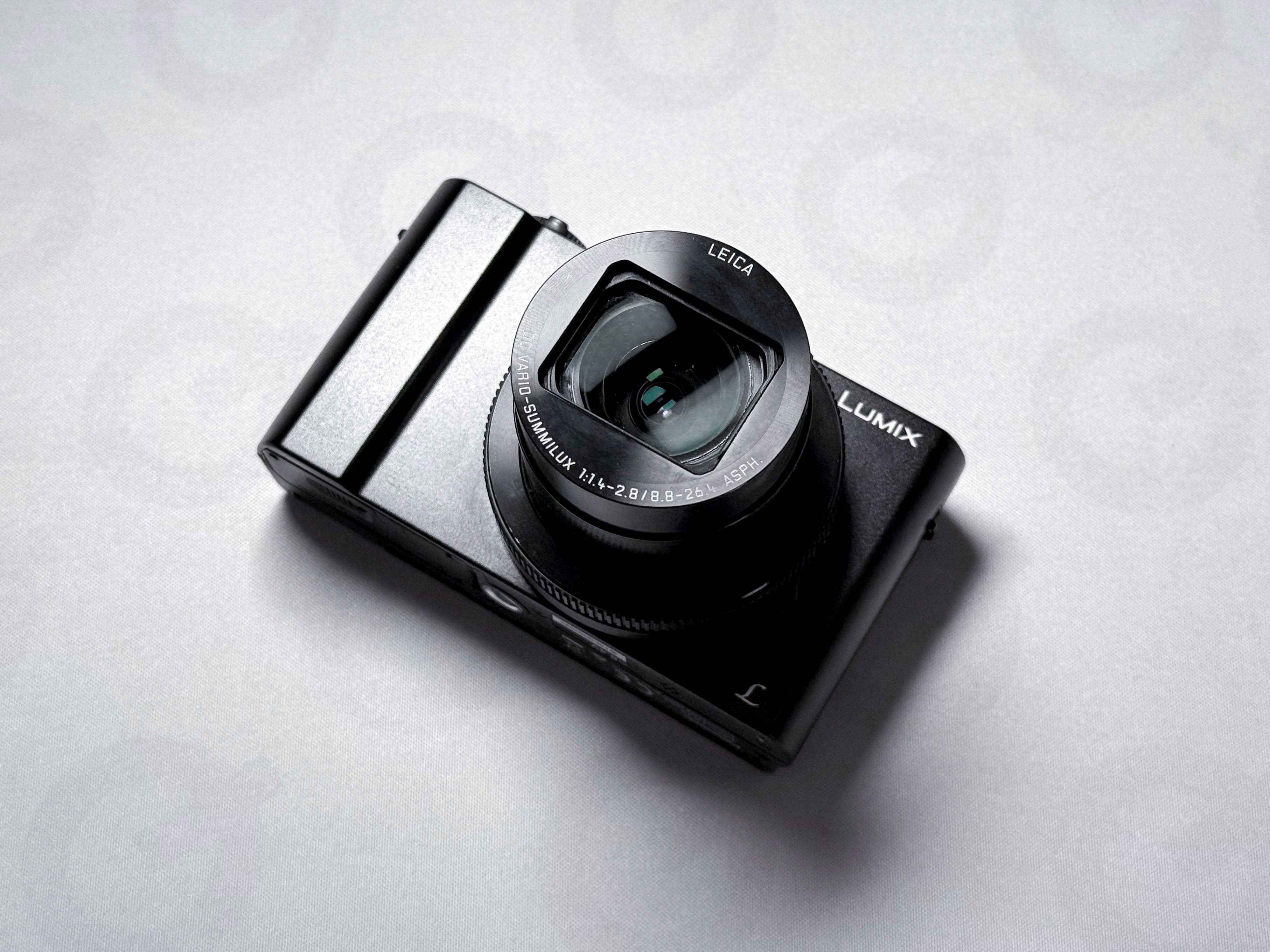 Panasonic Lumix LX15 - LX10 with Leica Summilux - Warranty, spots on the sensor