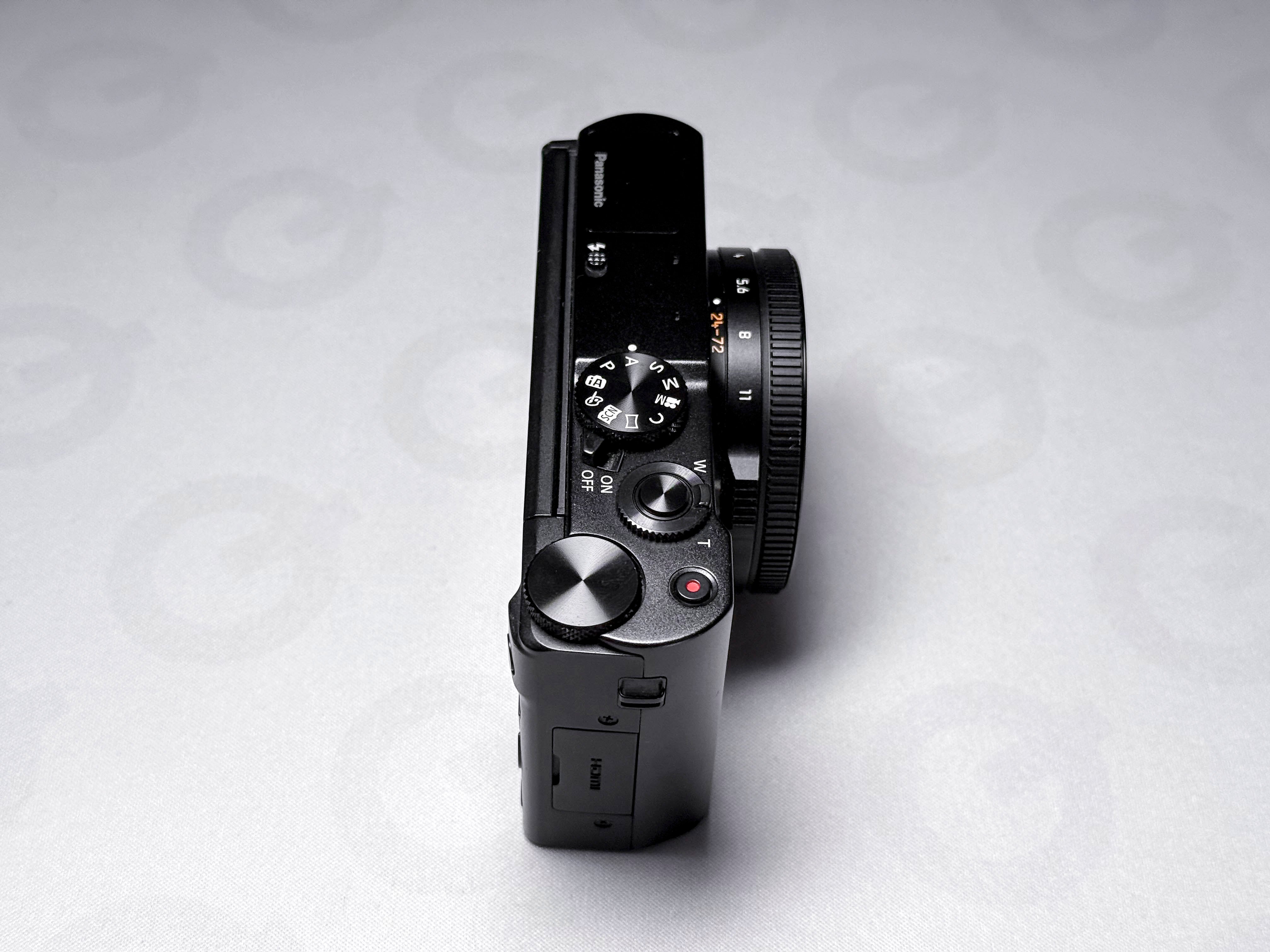 Panasonic Lumix LX15 - LX10 with Leica Summilux - Warranty, spots on the sensor