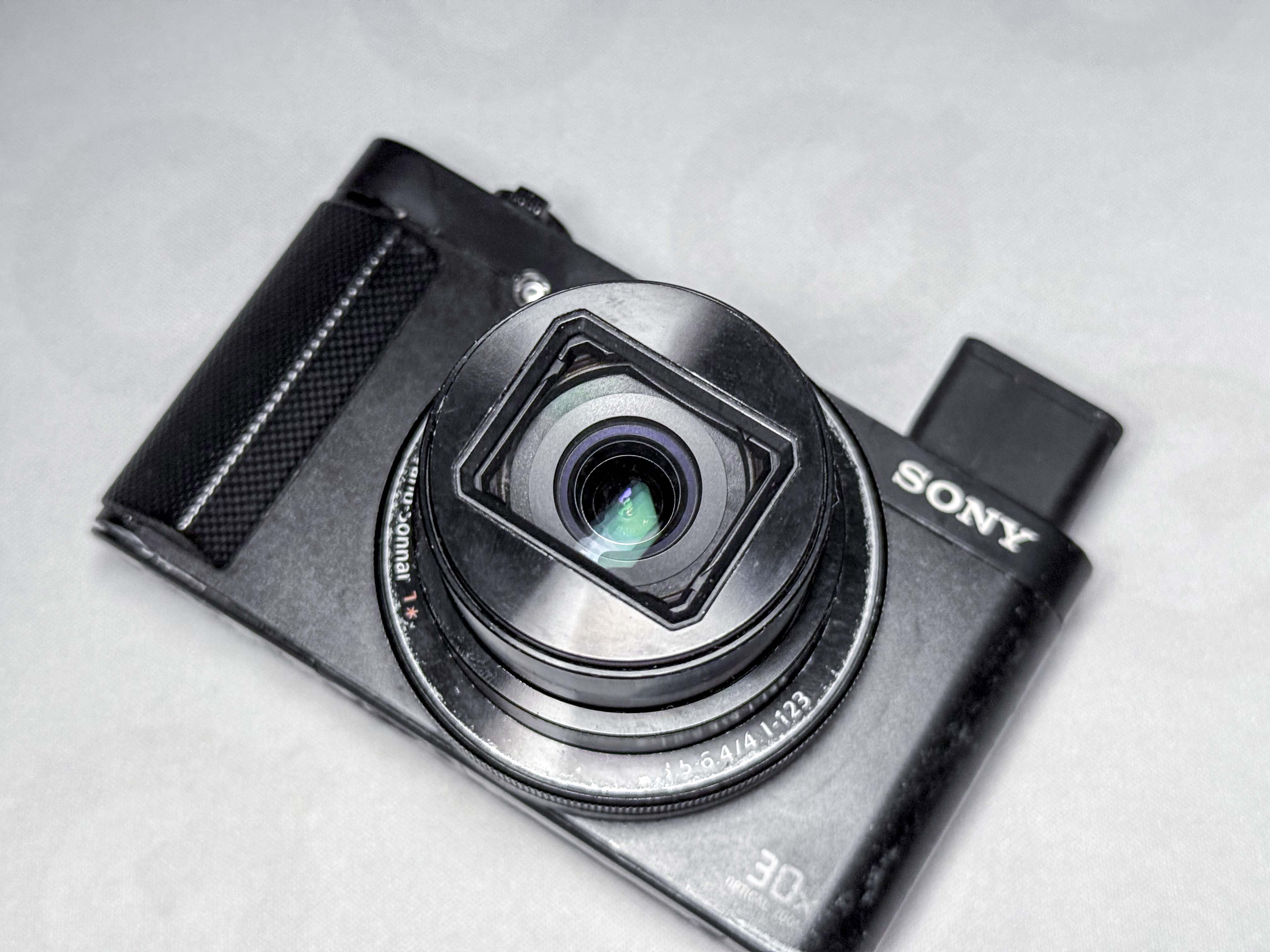 Sony HX90 Cyber-Shot 30x Compact Camera - Working except for the flash, read