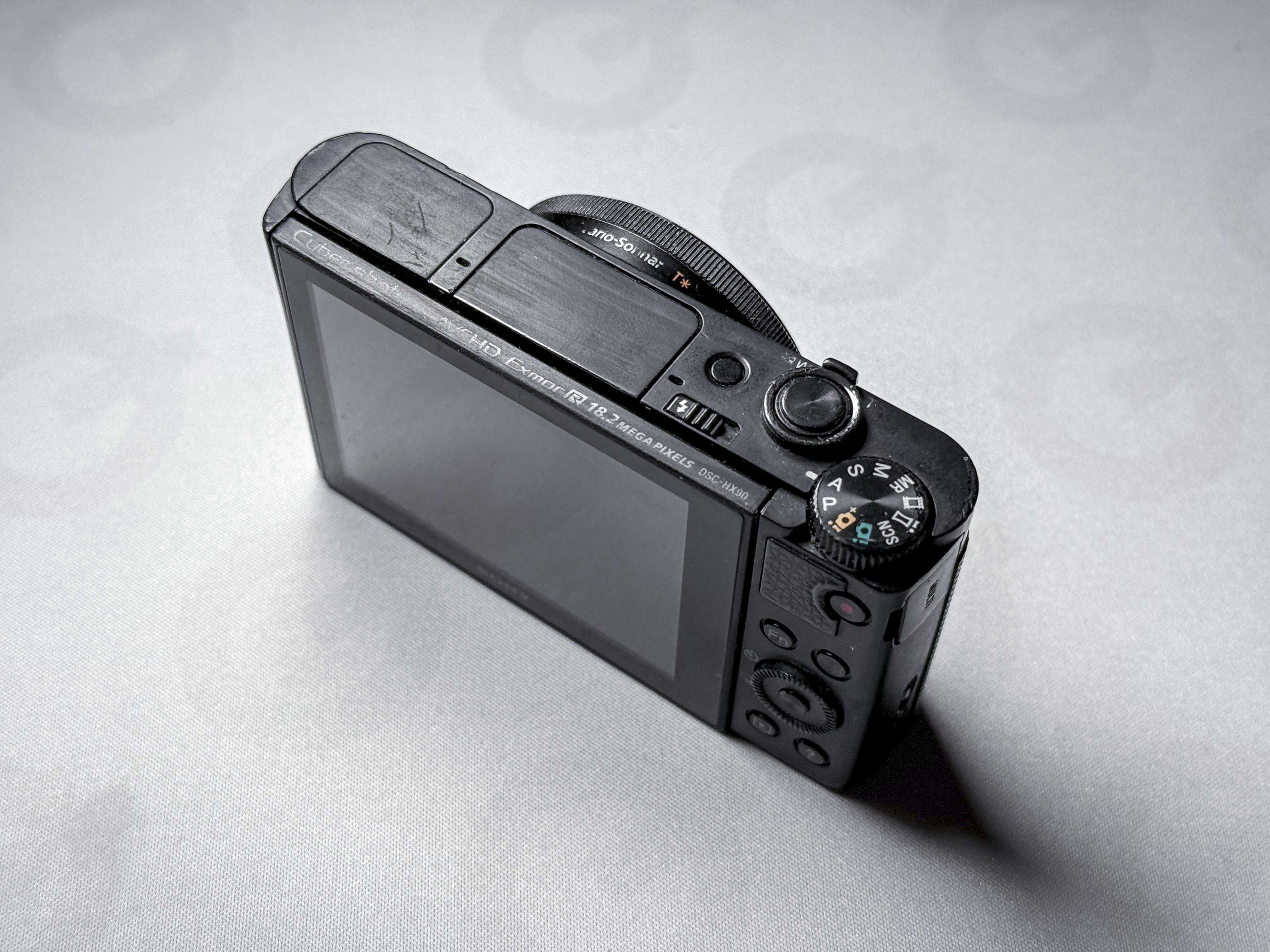 Sony HX90 Cyber-Shot 30x Compact Camera - Working except for the flash, read