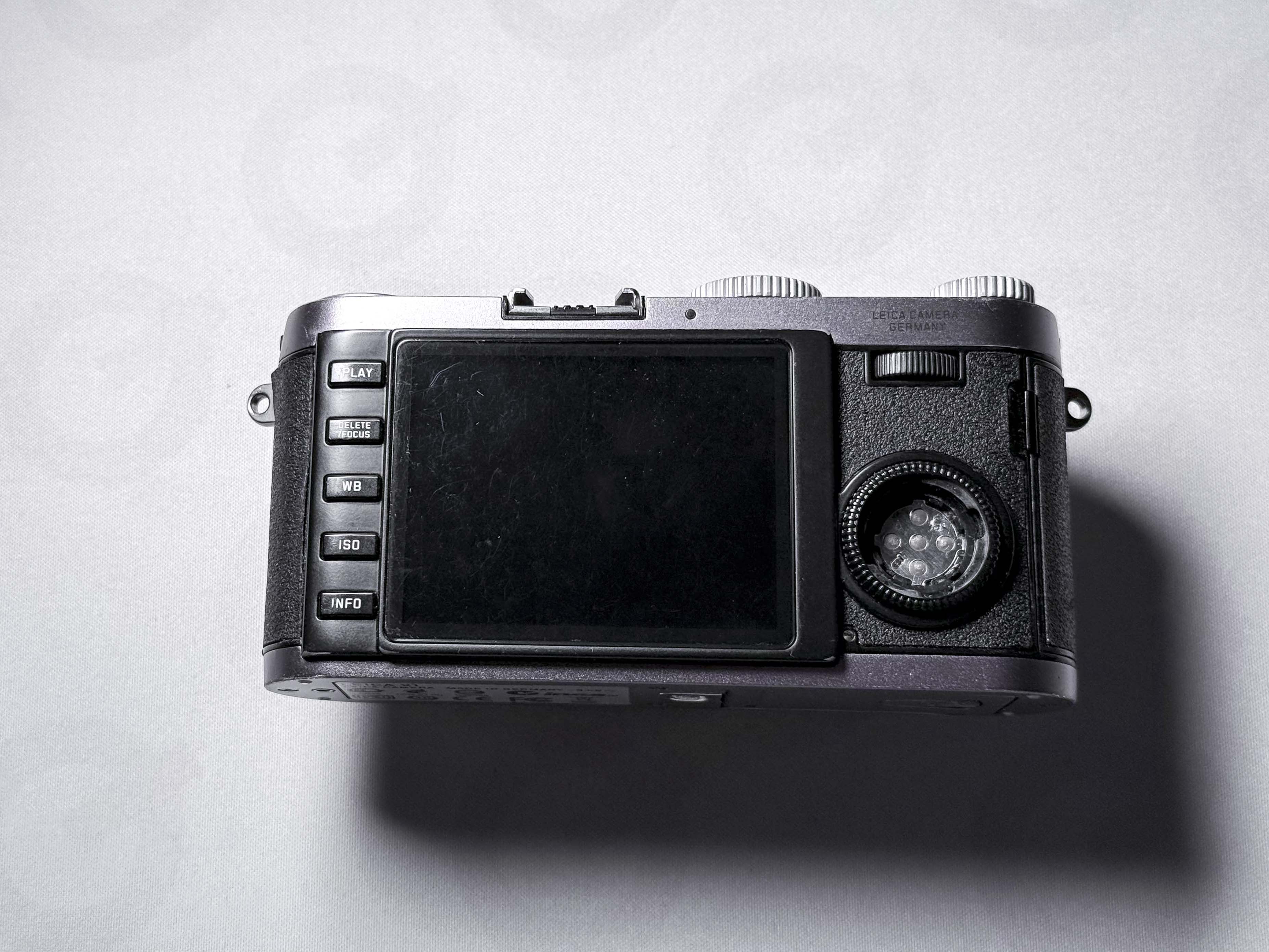 Leica X1 APS-C Digital Camera 36mm Elmarit - Works, buttons issue, read
