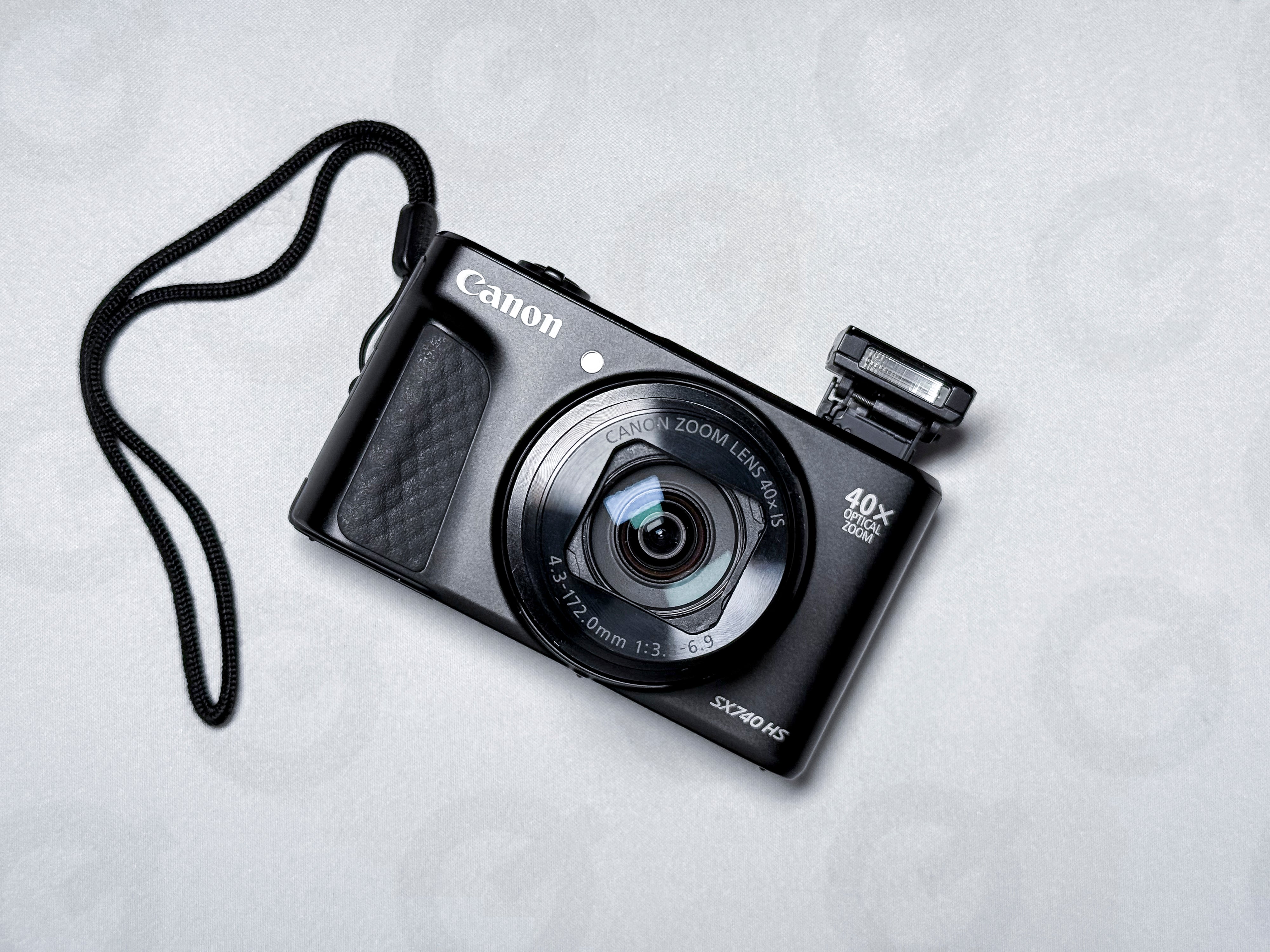 Canon SX740 HS Powershot Compact Camera 40x Zoom - 1 Year Warranty, Near Mint