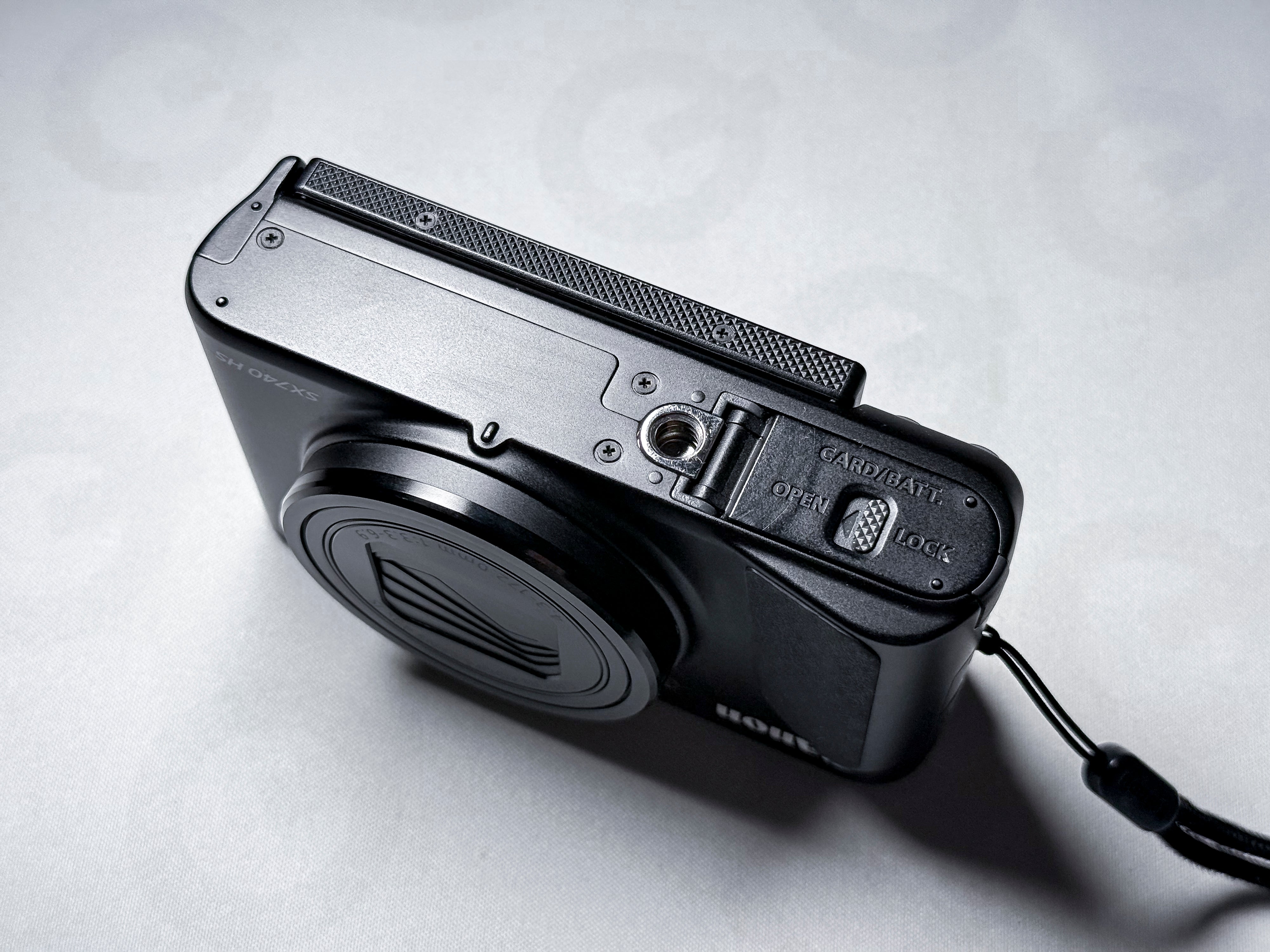 Canon SX740 HS Powershot Compact Camera 40x Zoom - 1 Year Warranty, Near Mint